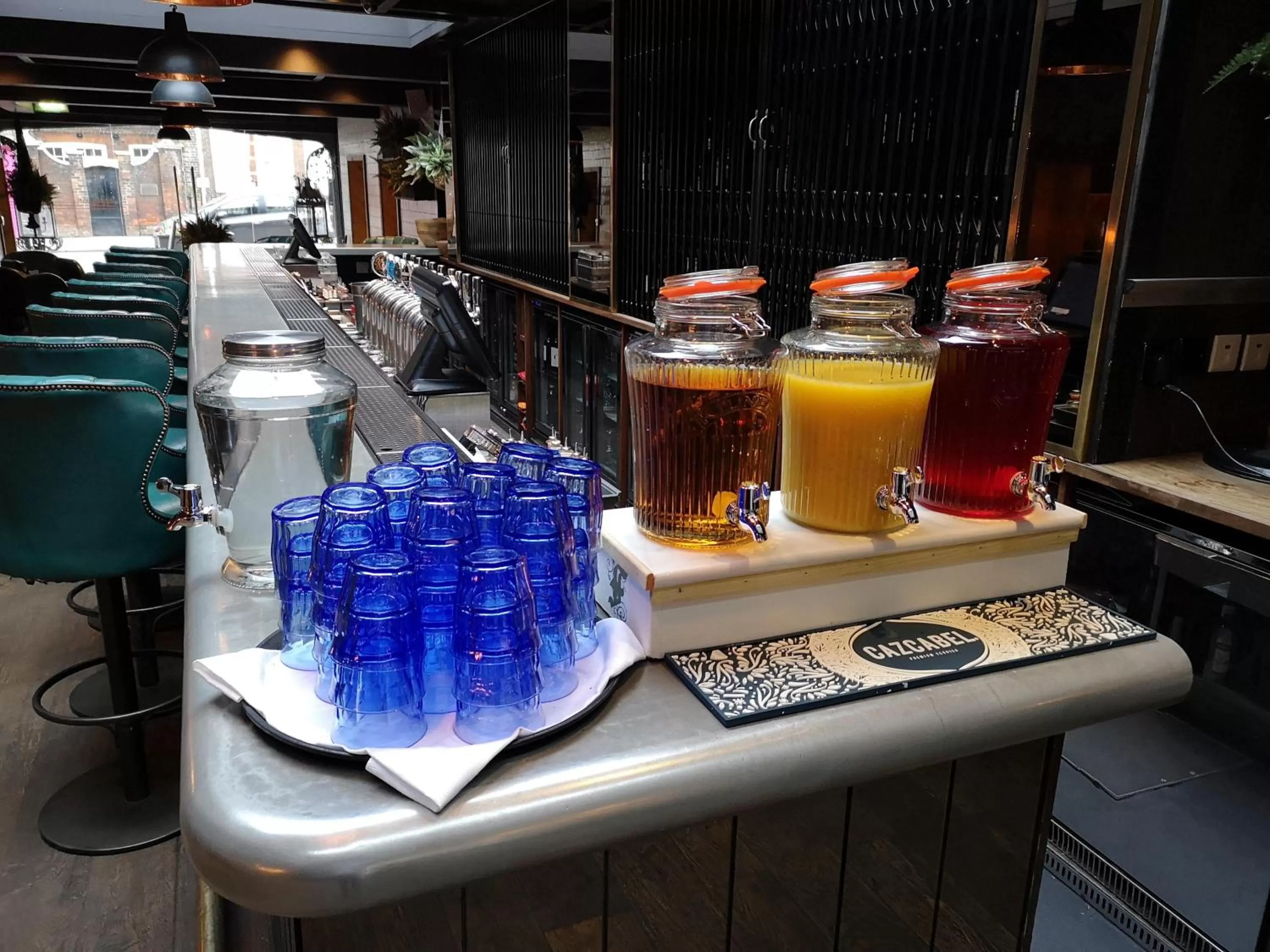 Lounge or bar in The Falstaff in Canterbury