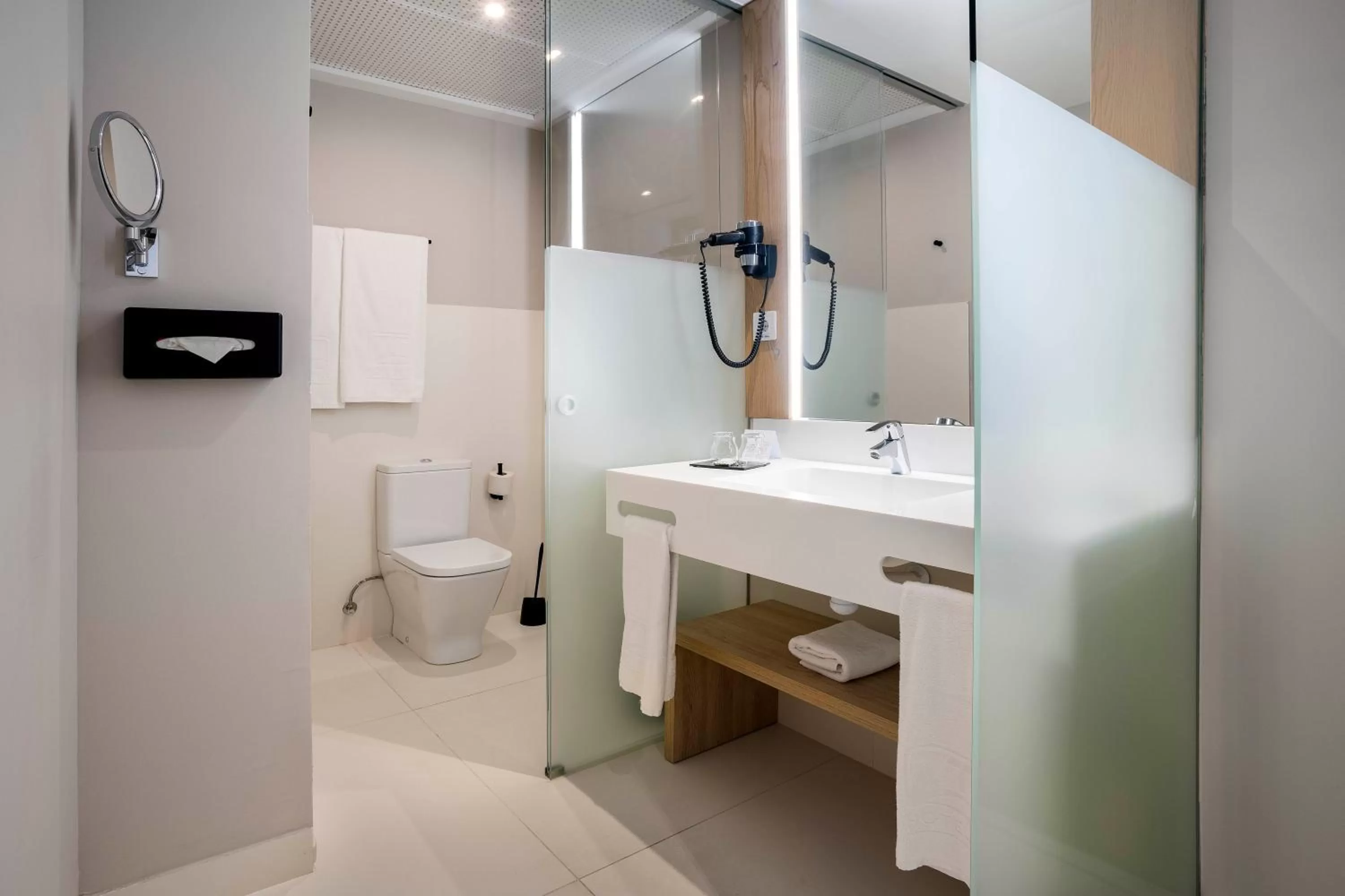 Bathroom in Golden Hotel Barcelona