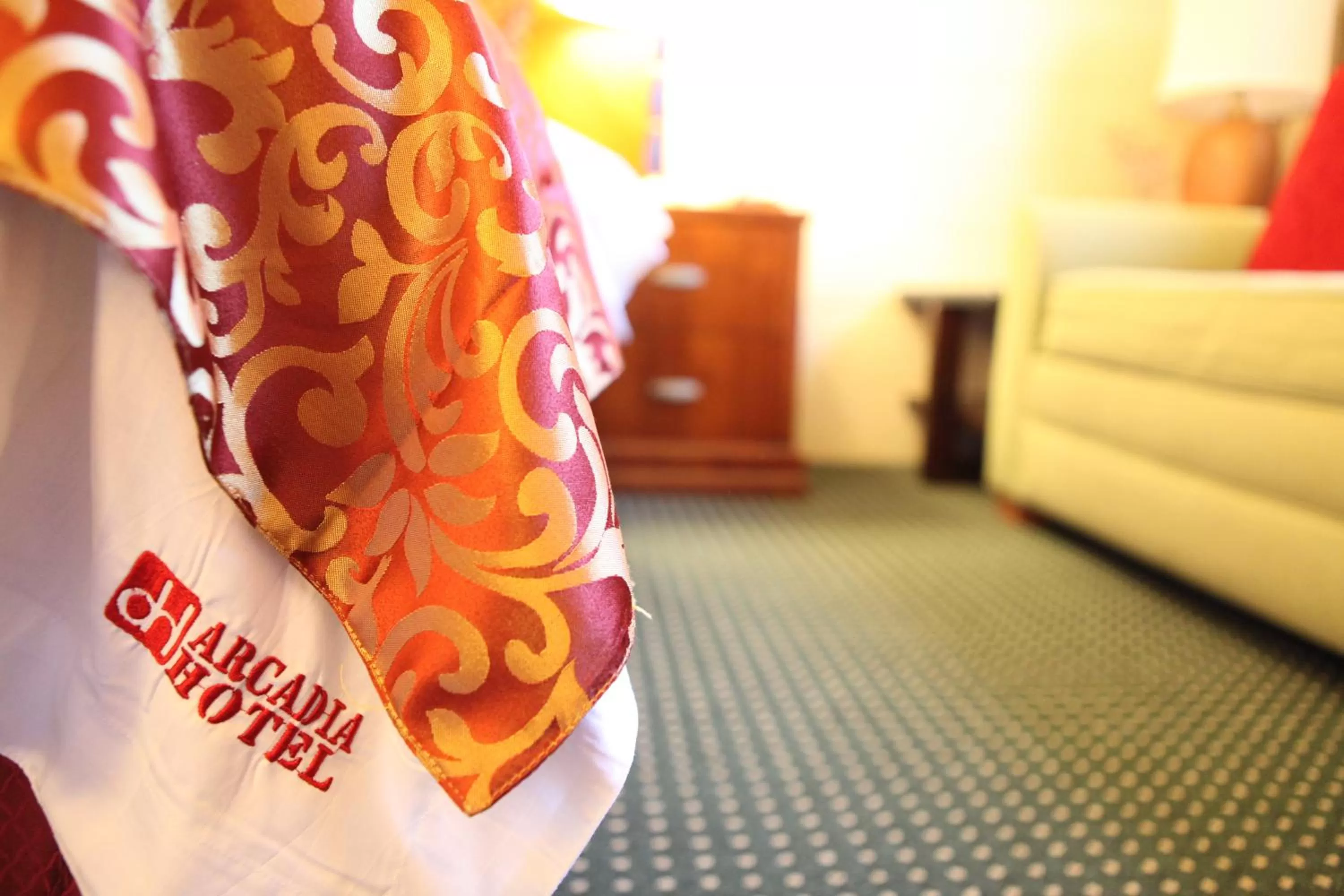 Logo/Certificate/Sign, Bed in Arcadia Hotel