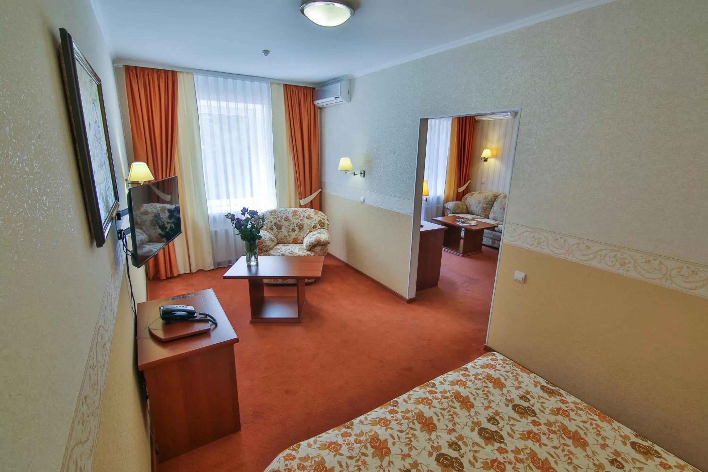 Bedroom, Bed in Ukraina Hotel