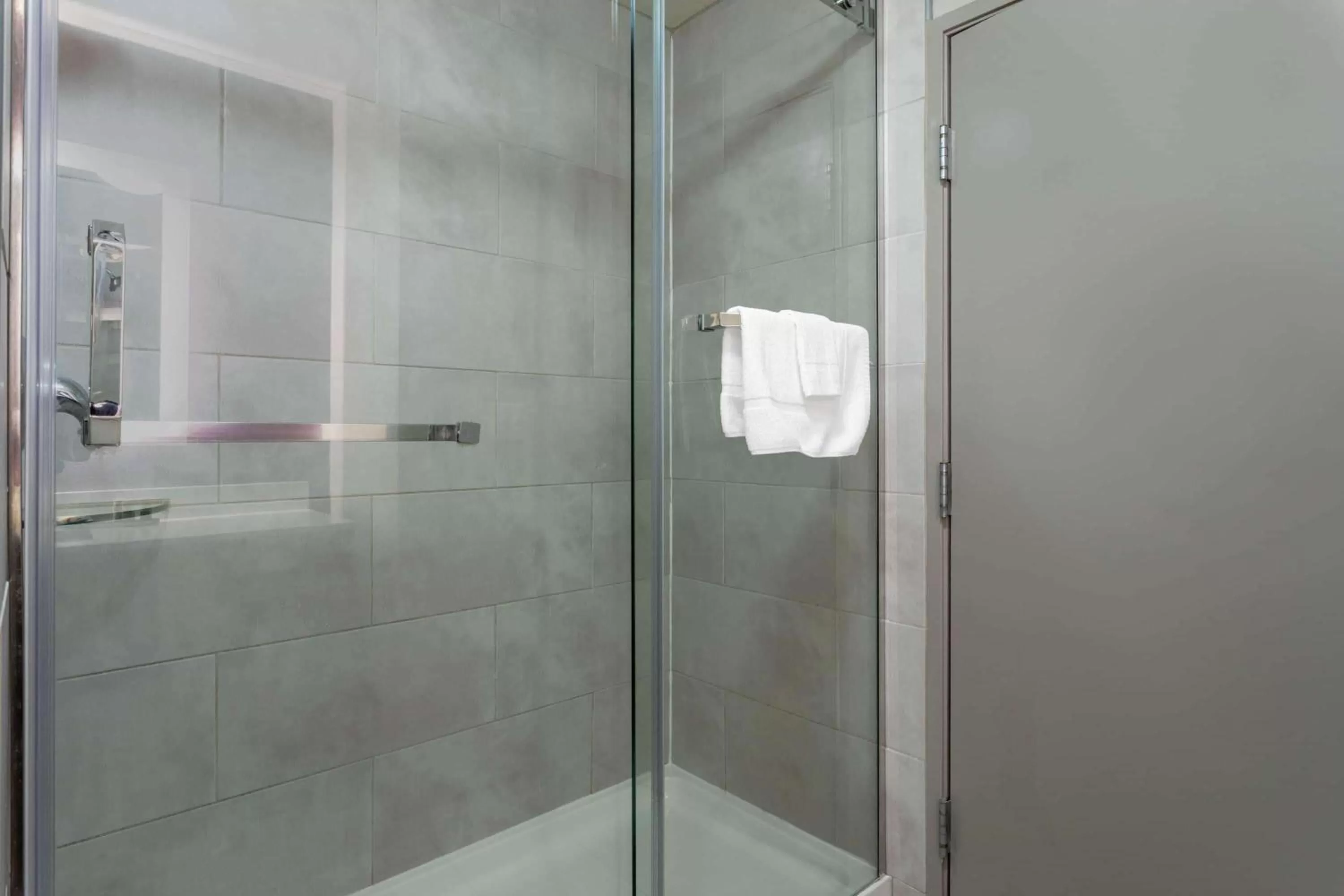 Bathroom in La Quinta by Wyndham Hopkinsville