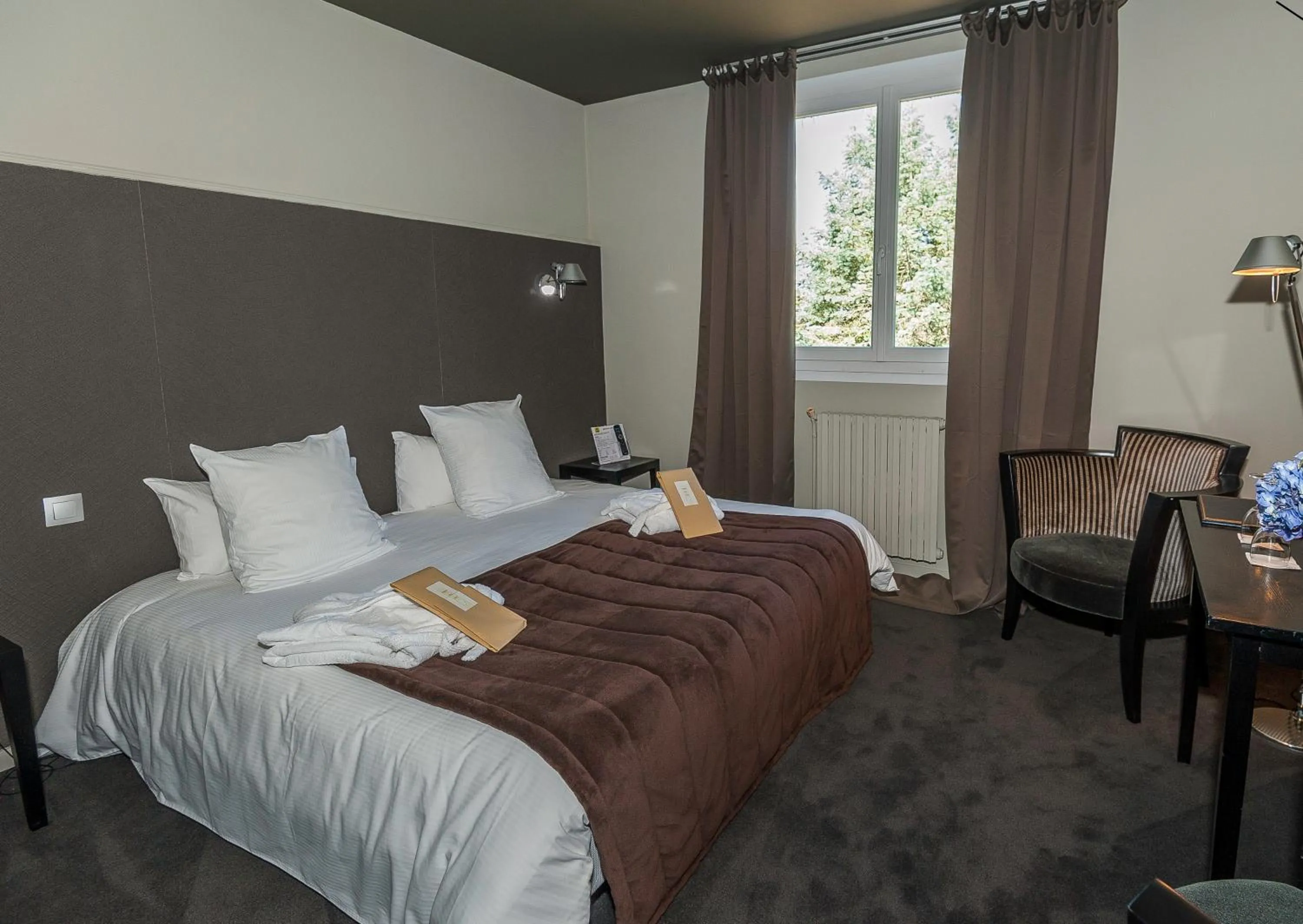 Day, Bed in Logis Hotel - Restaurant Le Relais de Comodoliac