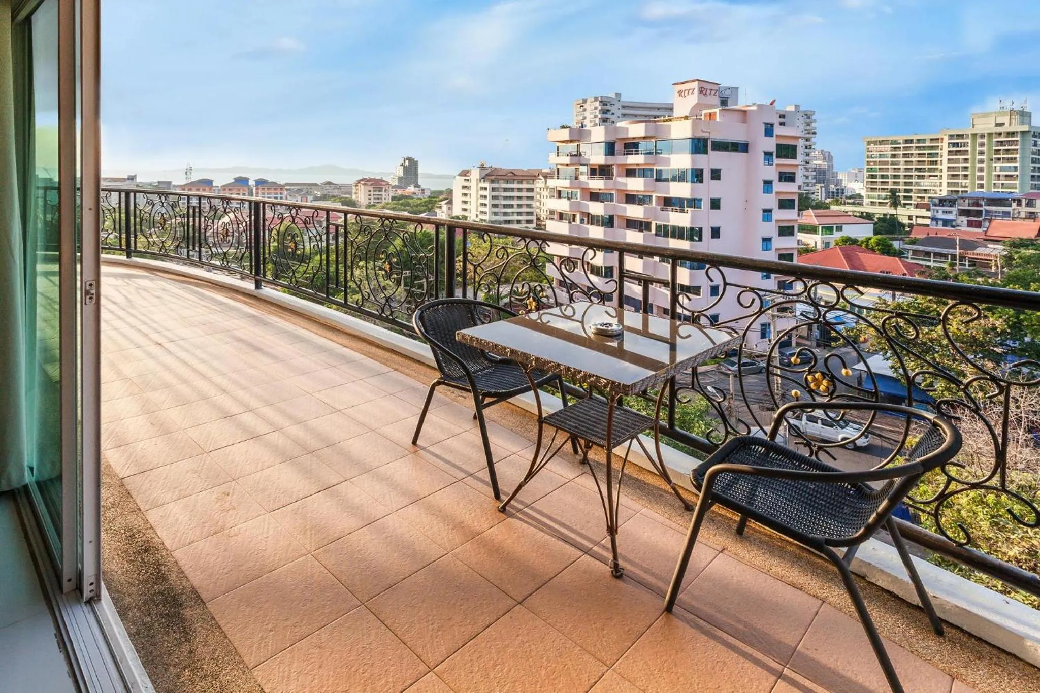Balcony/Terrace in Tara Court Hotel