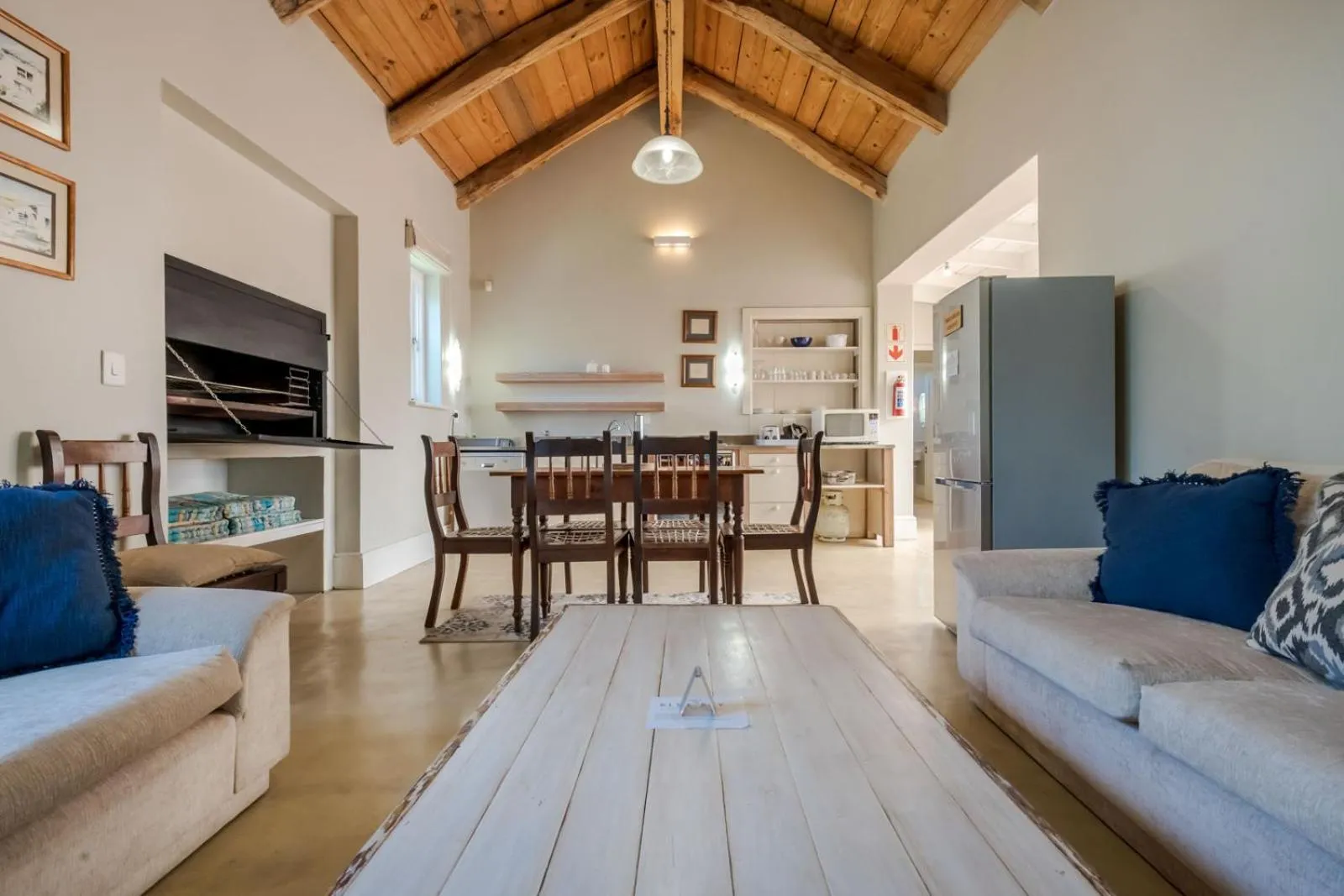 Dining area in Blue Bay Lodge