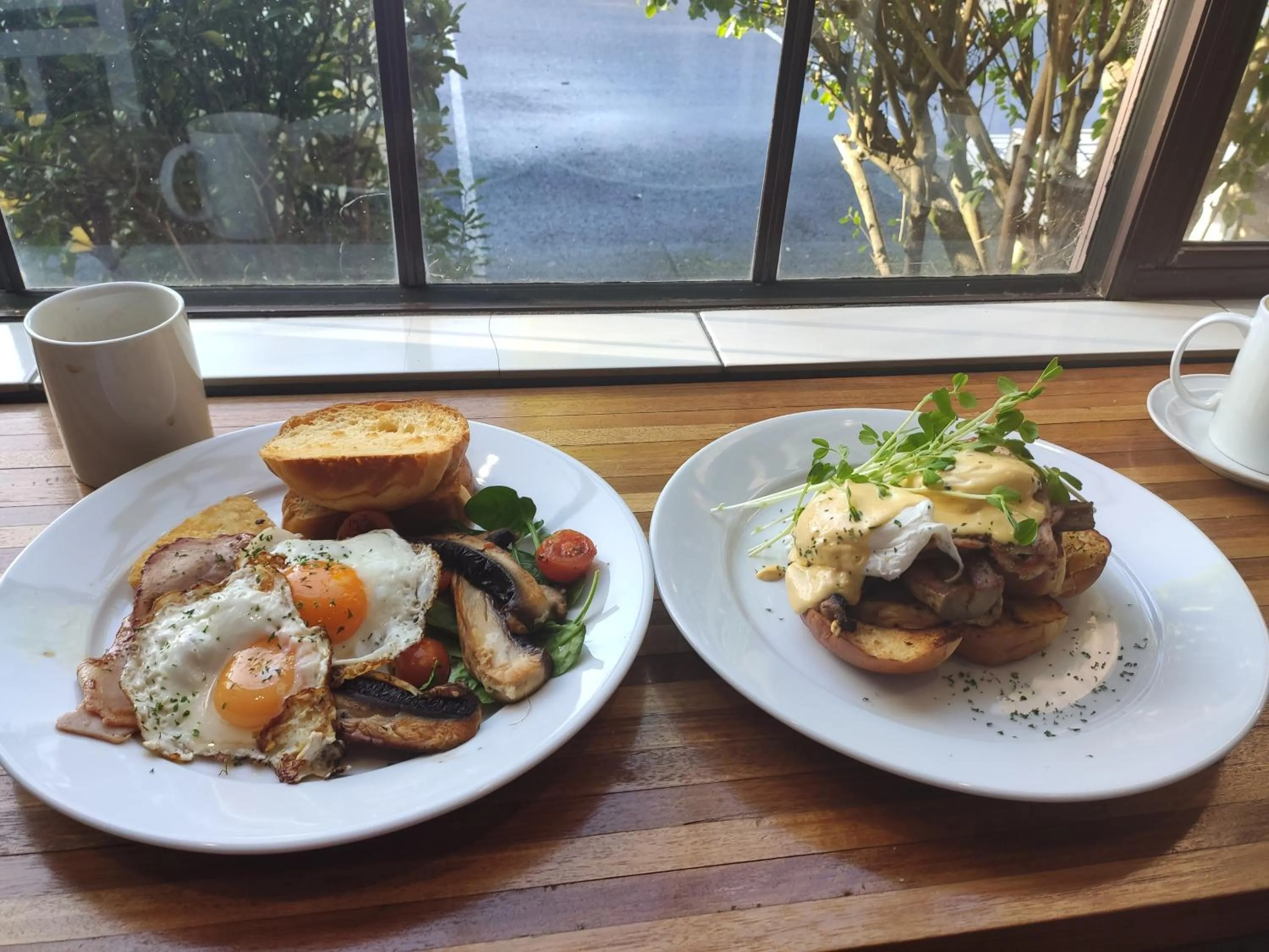 Breakfast in Sir Francis Drake