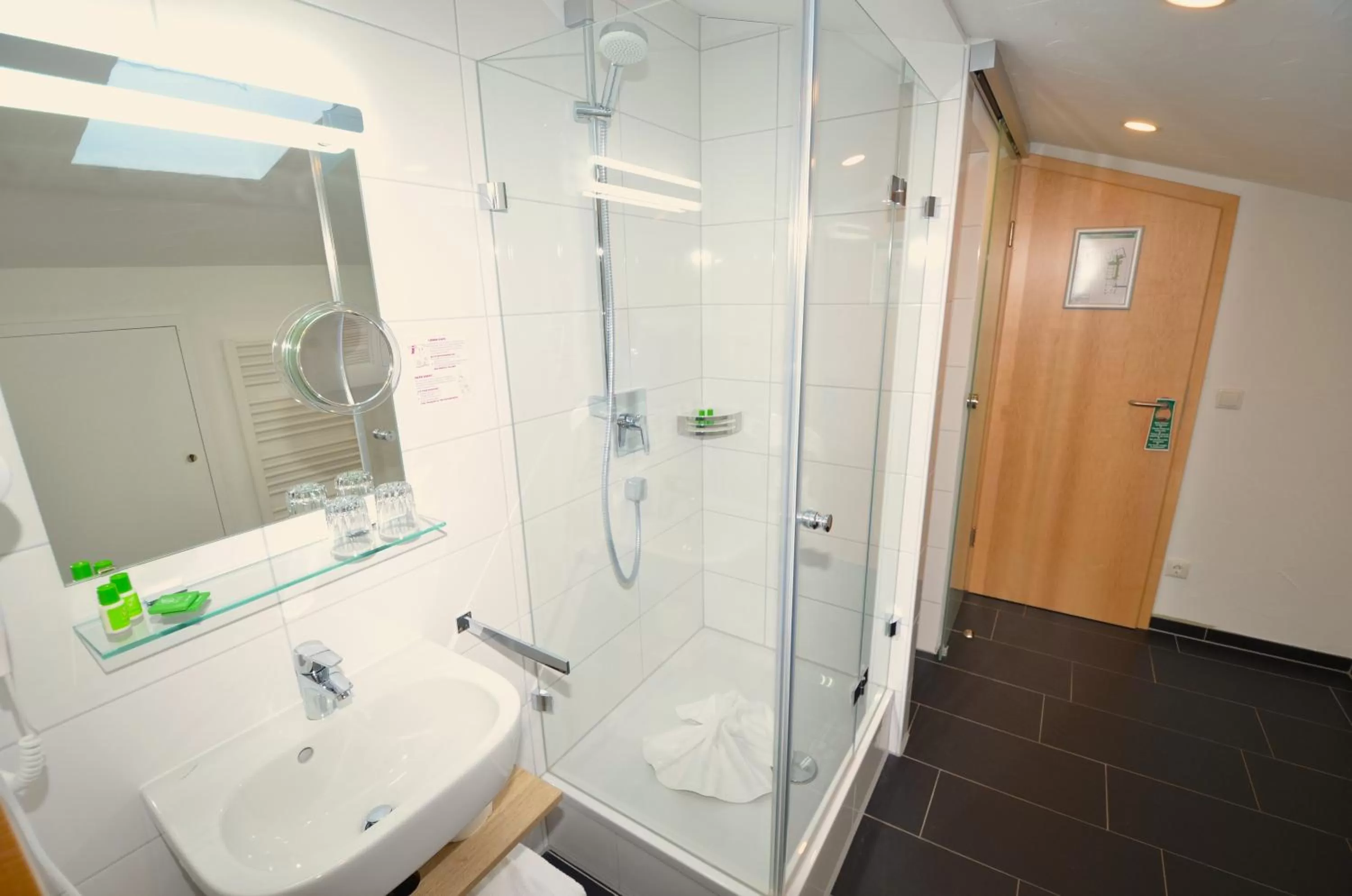 Photo of the whole room, Bathroom in Naturhotel Café Waldesruhe