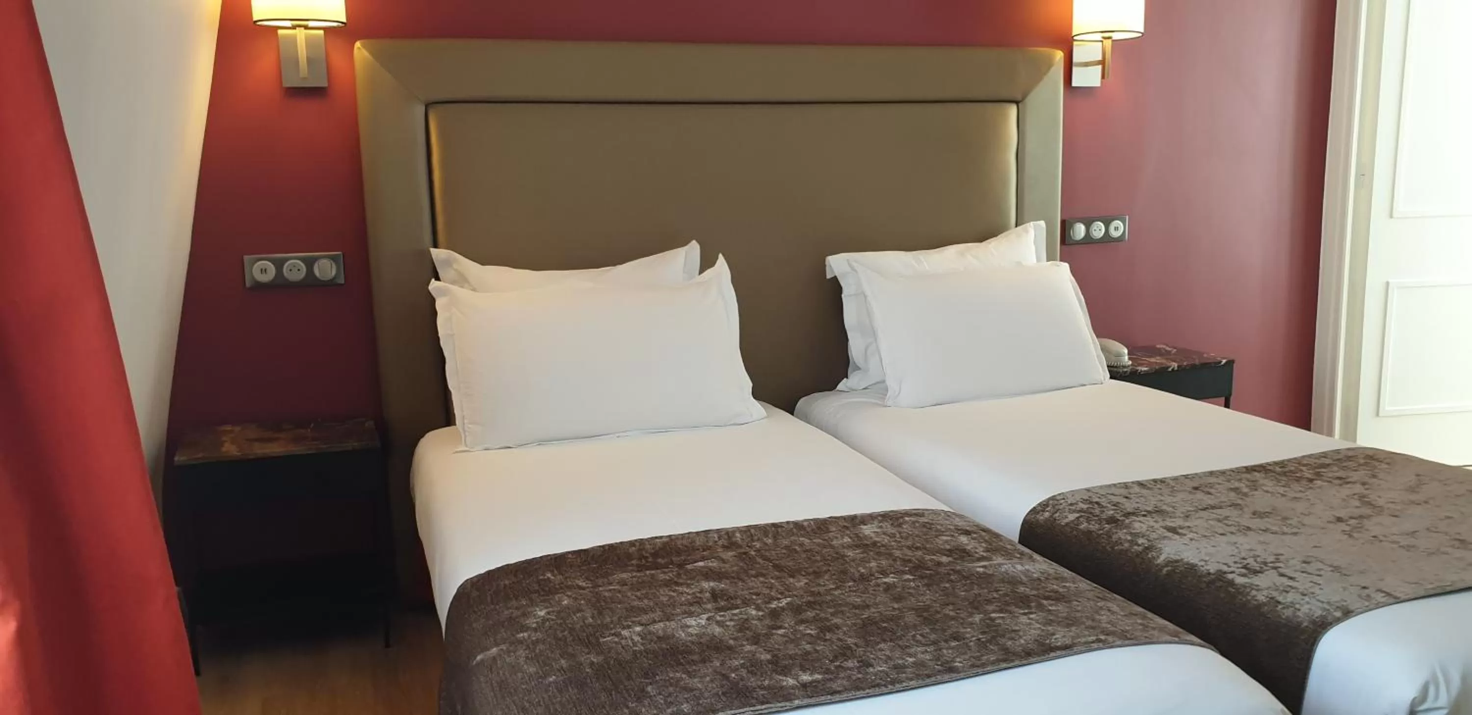 Bedroom, Bed in Acacias Etoile