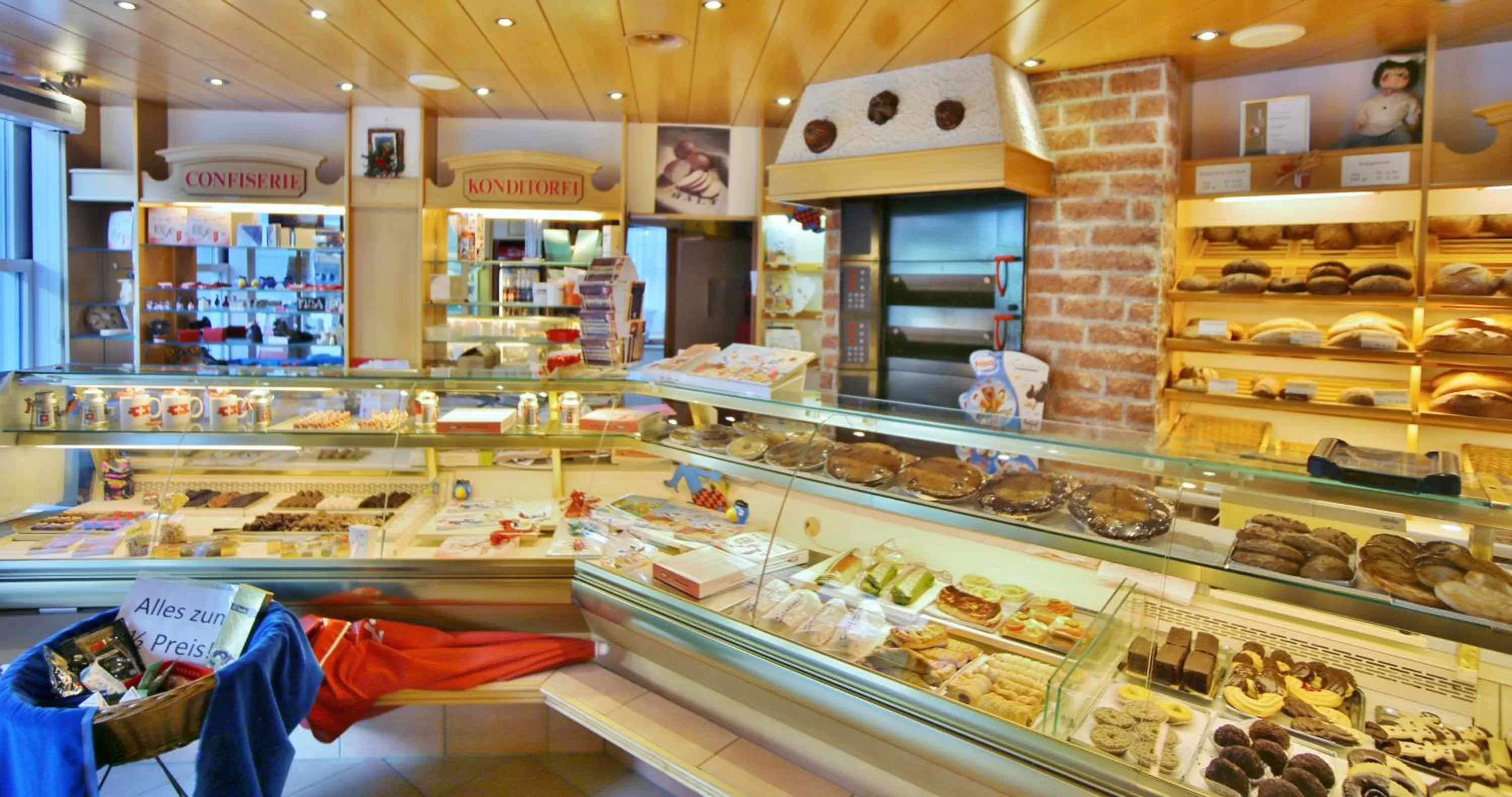 On-site shops, Supermarket/Shops in Hotel Imseng