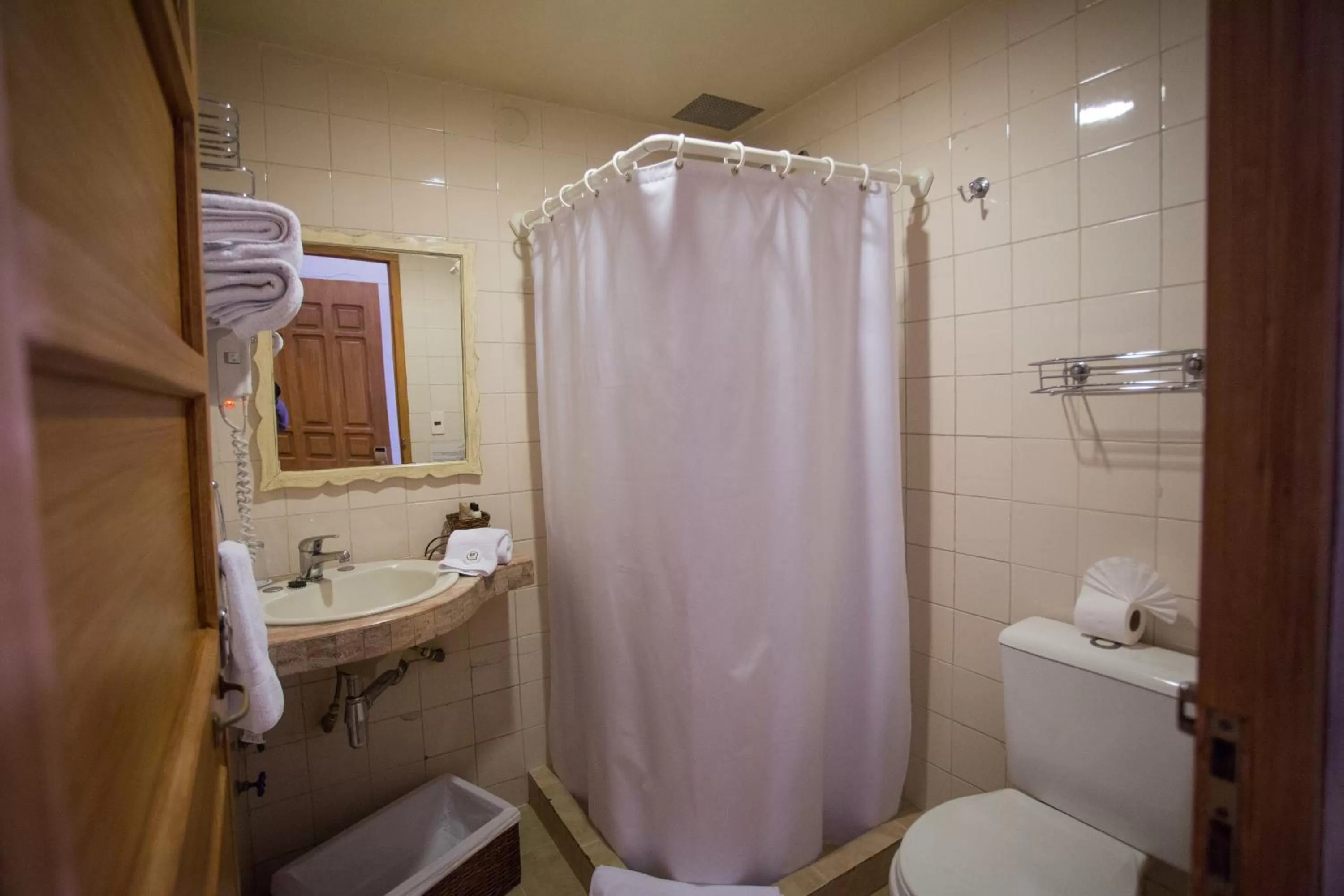 Shower in Hotel Rosario La Paz