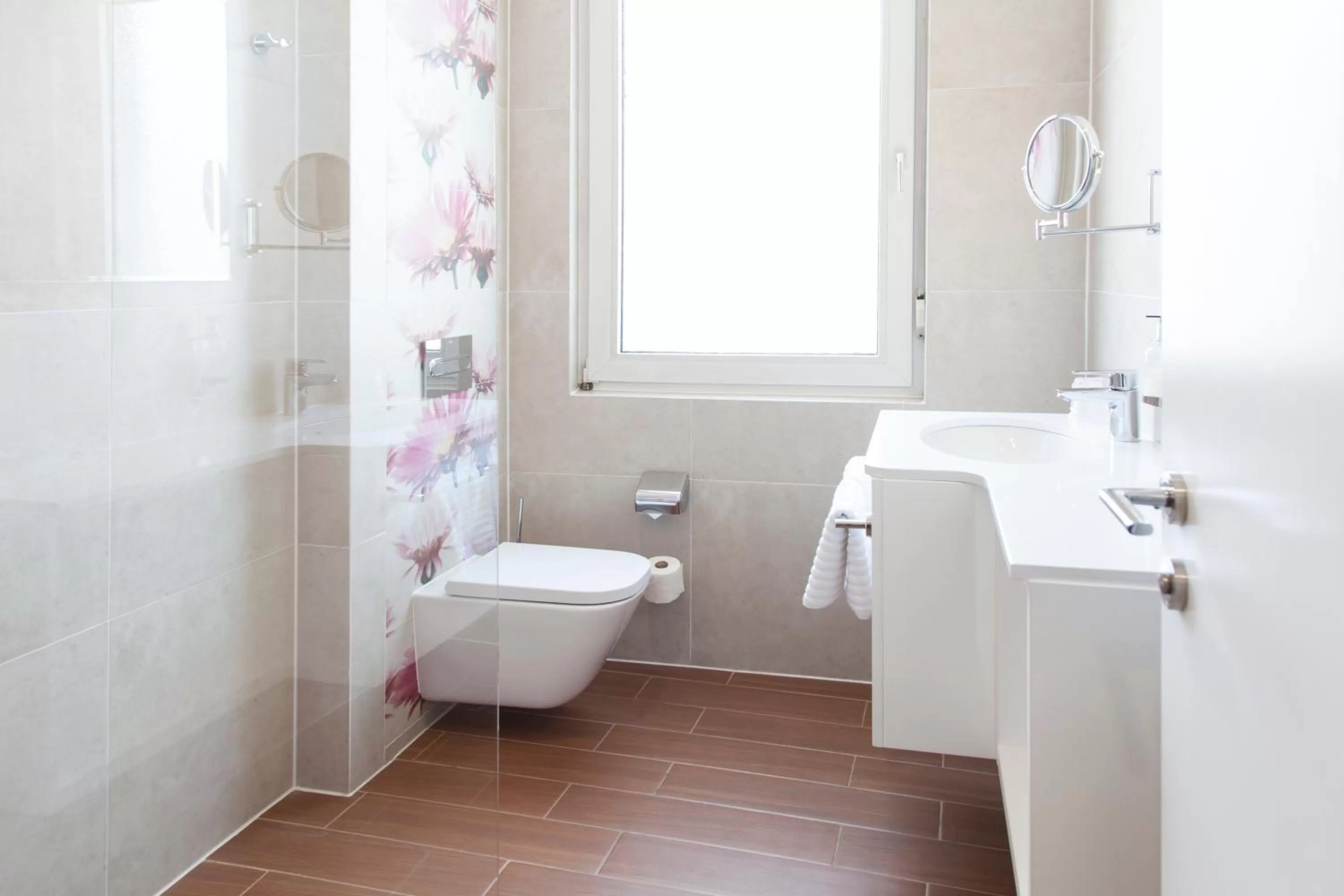 Bathroom in Hotel Engelbert