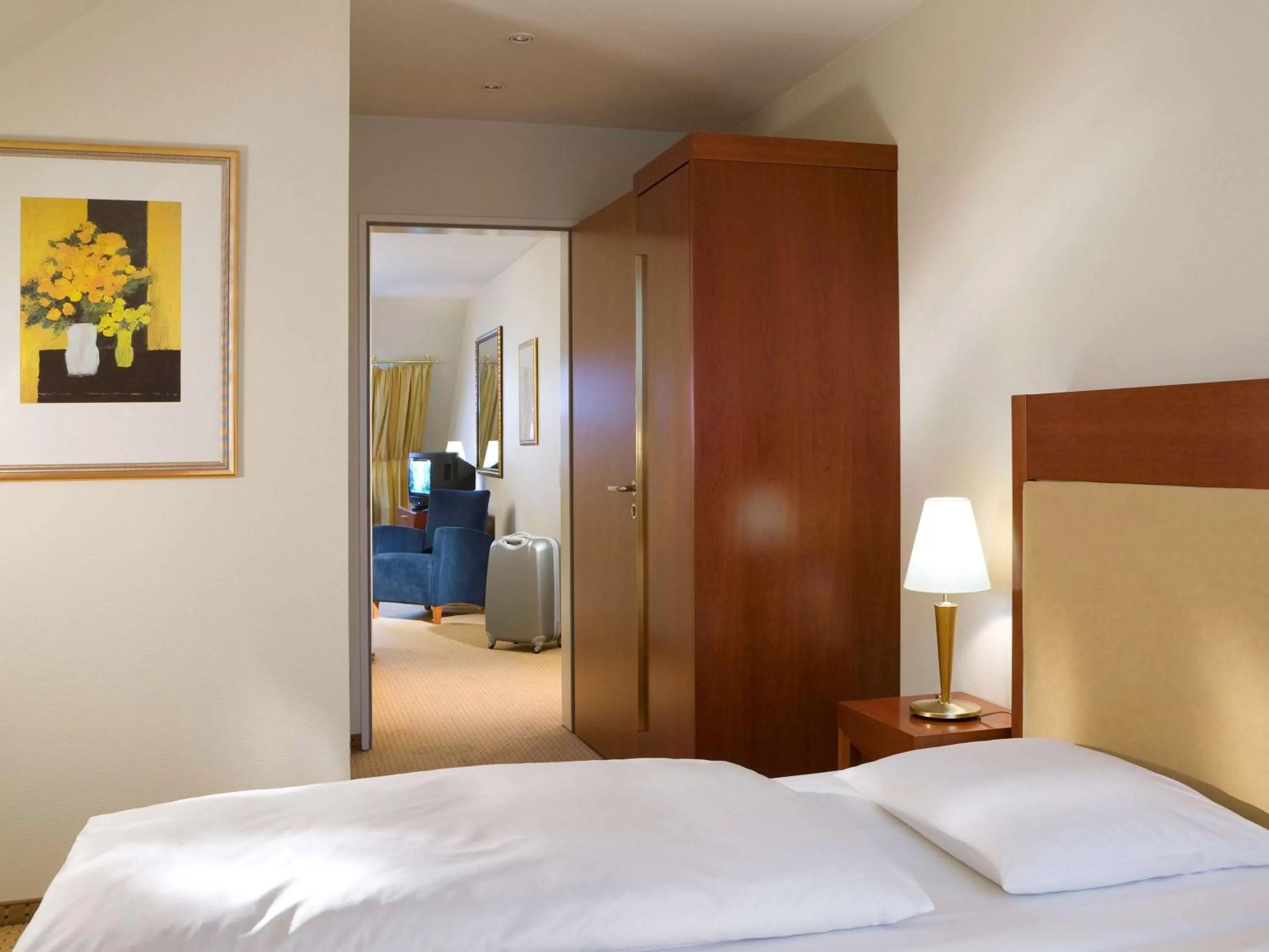 Photo of the whole room, Bed in NOVOTEL Hildesheim City