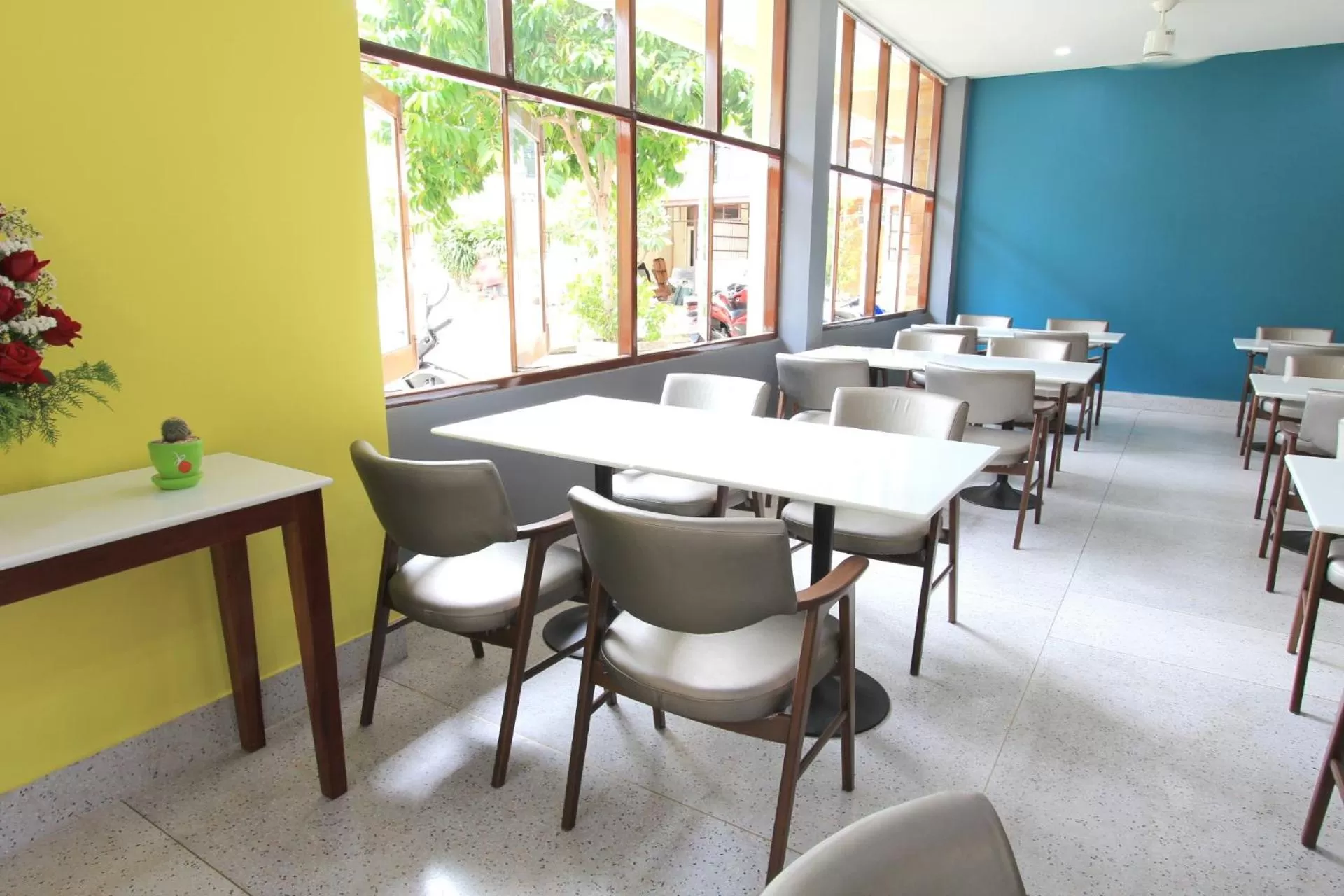 Restaurant/places to eat in Subhamitra Hotel Hua Hin-SHA Certified