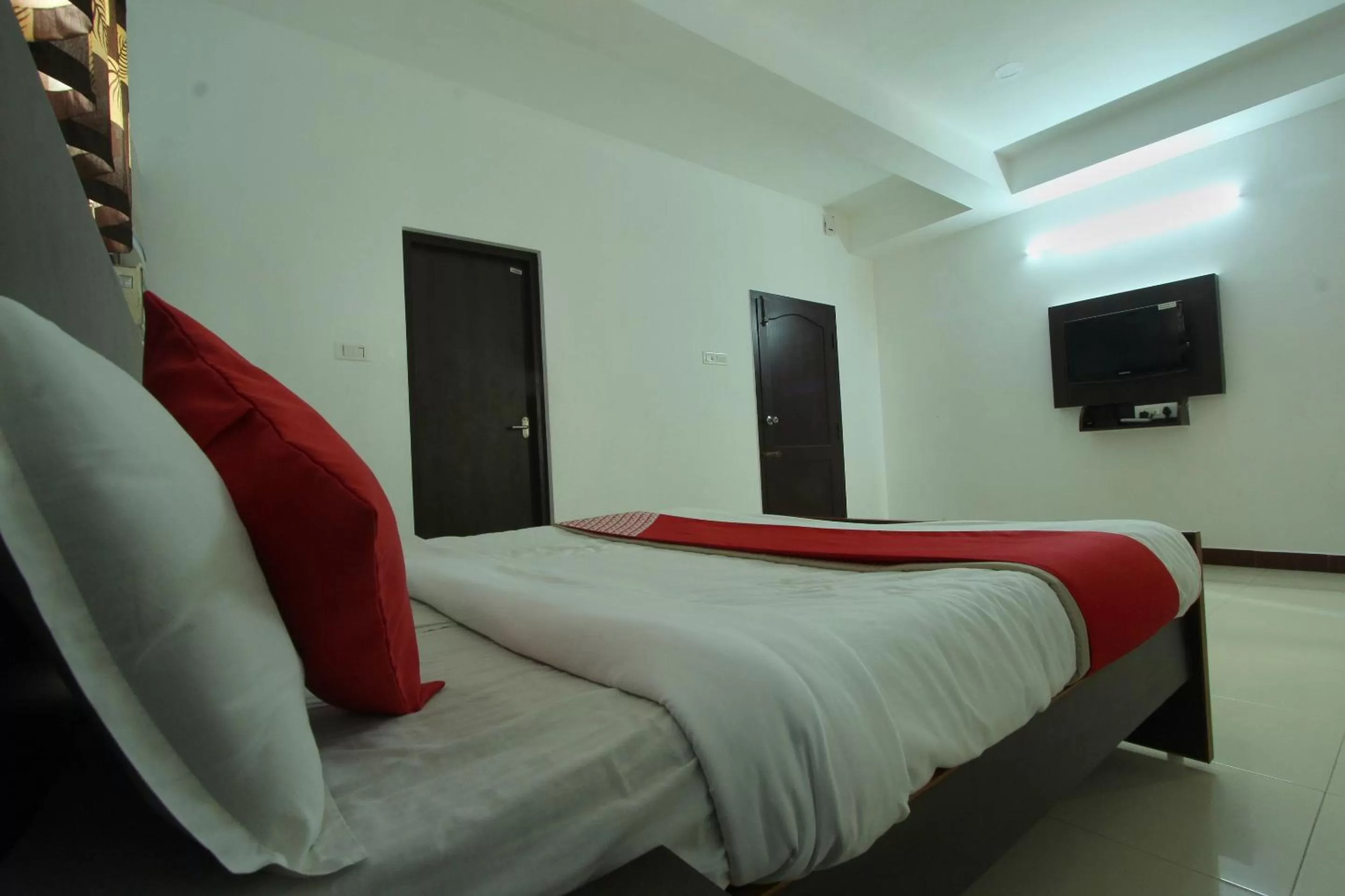 Bed in Lake View Hotel