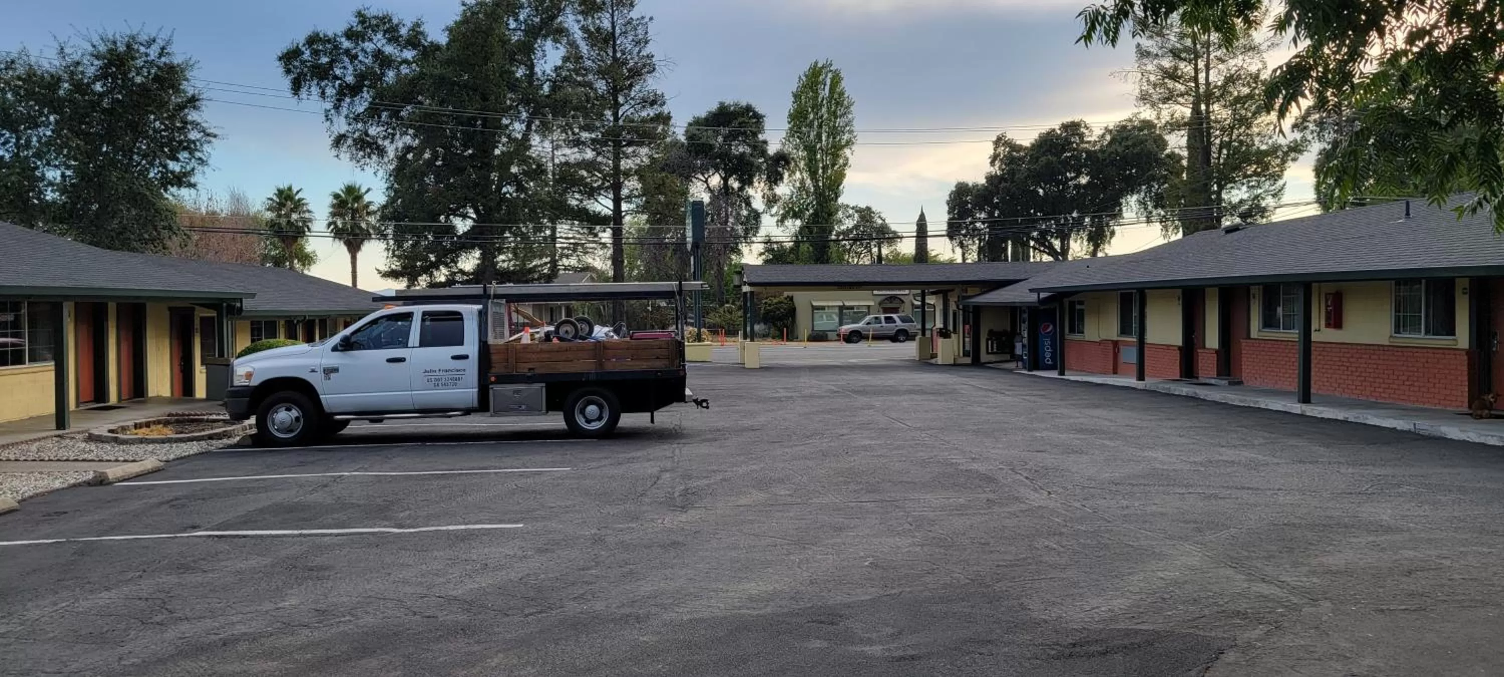 Property building in Lakeview Inn