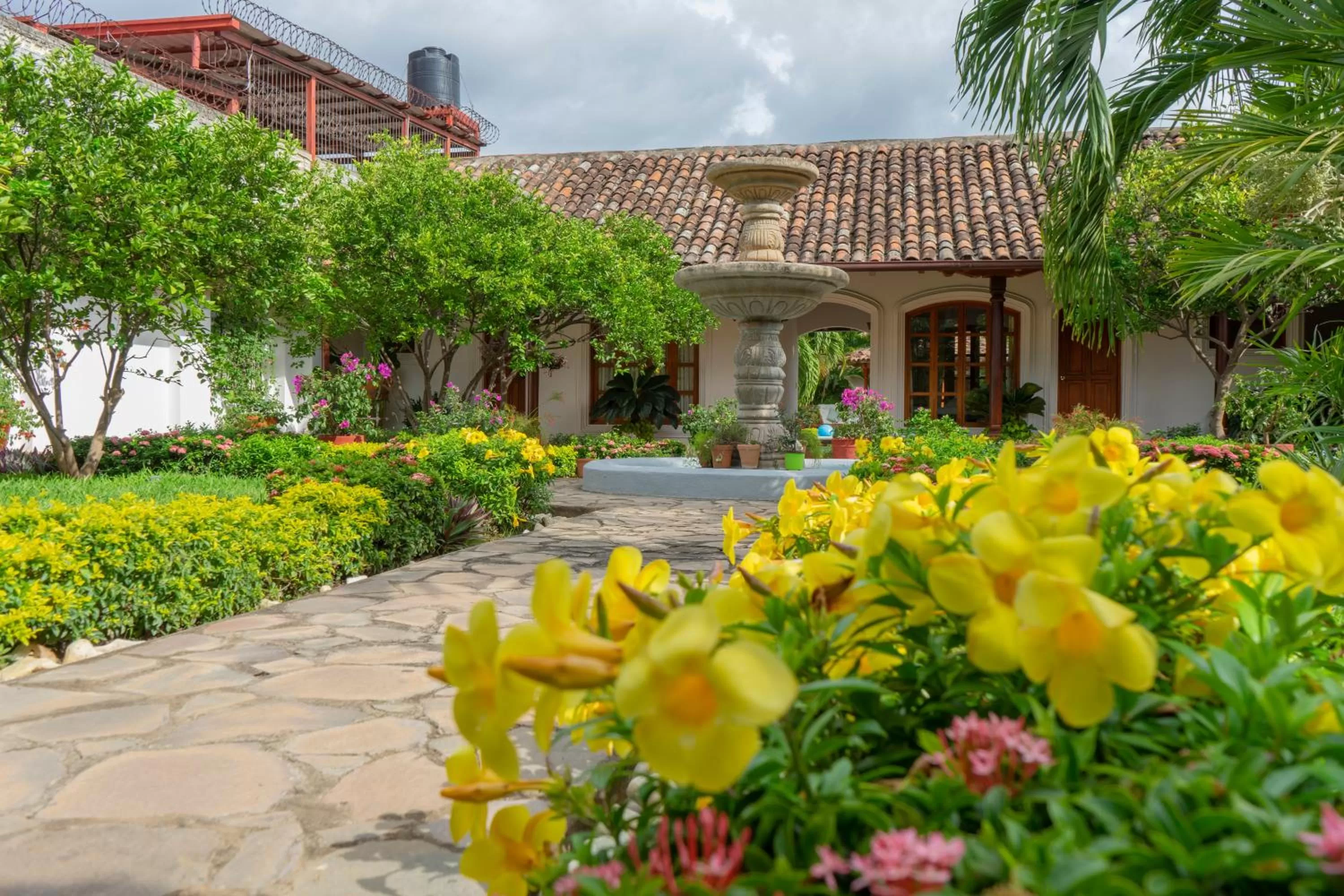 Garden, Property Building in Hotel Boutique Adela