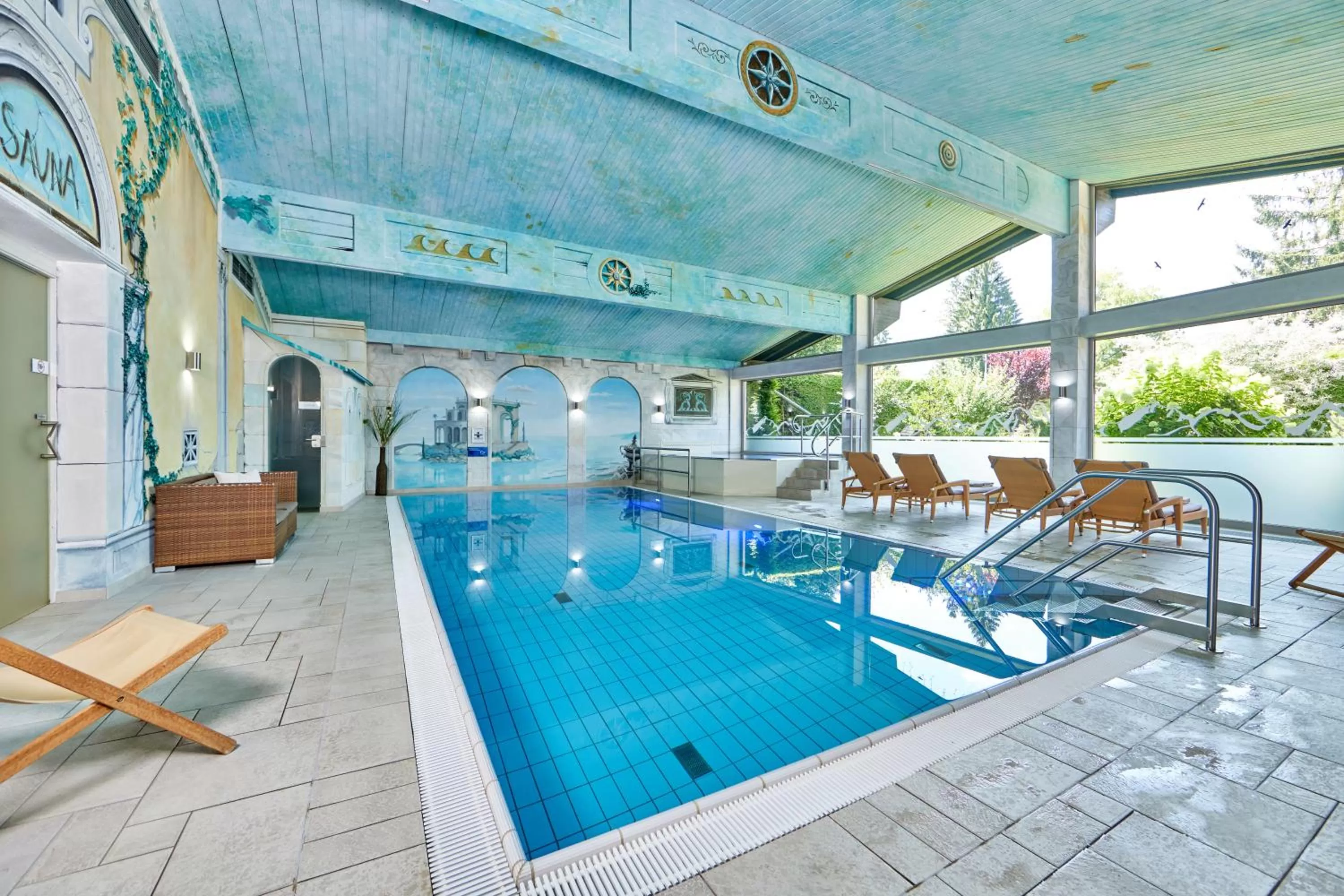 Swimming pool in Hotel Zugspitze