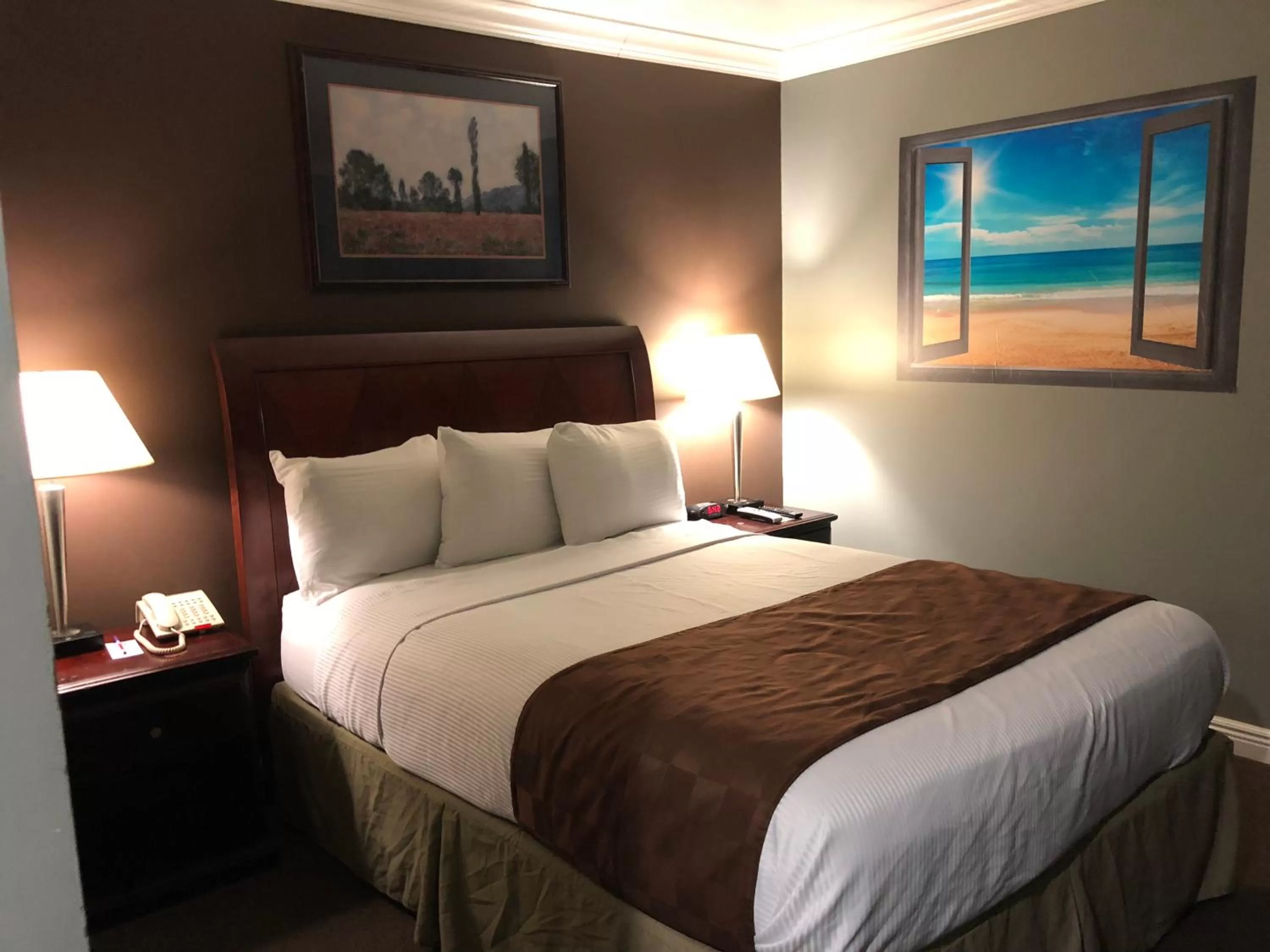 Bed in Knights Inn Los Angeles Central / Convention Center Area