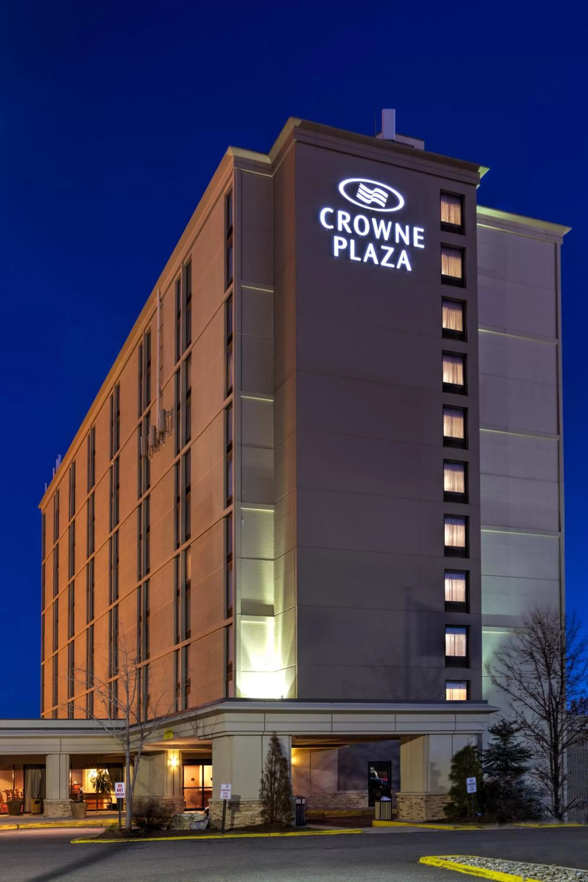 Property building in Crowne Plaza Newark Airport by IHG