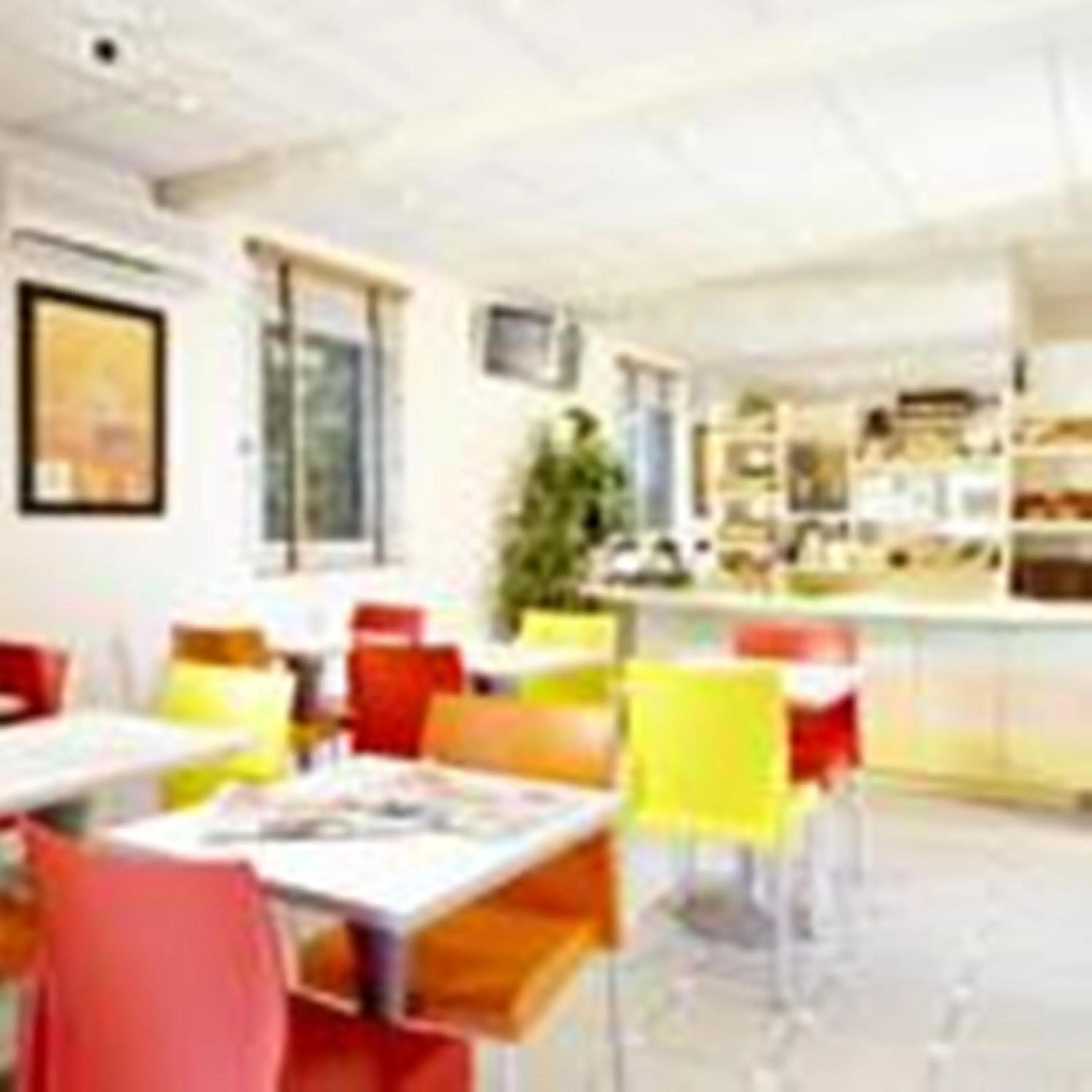 Restaurant/places to eat in Premiere Classe Bayonne