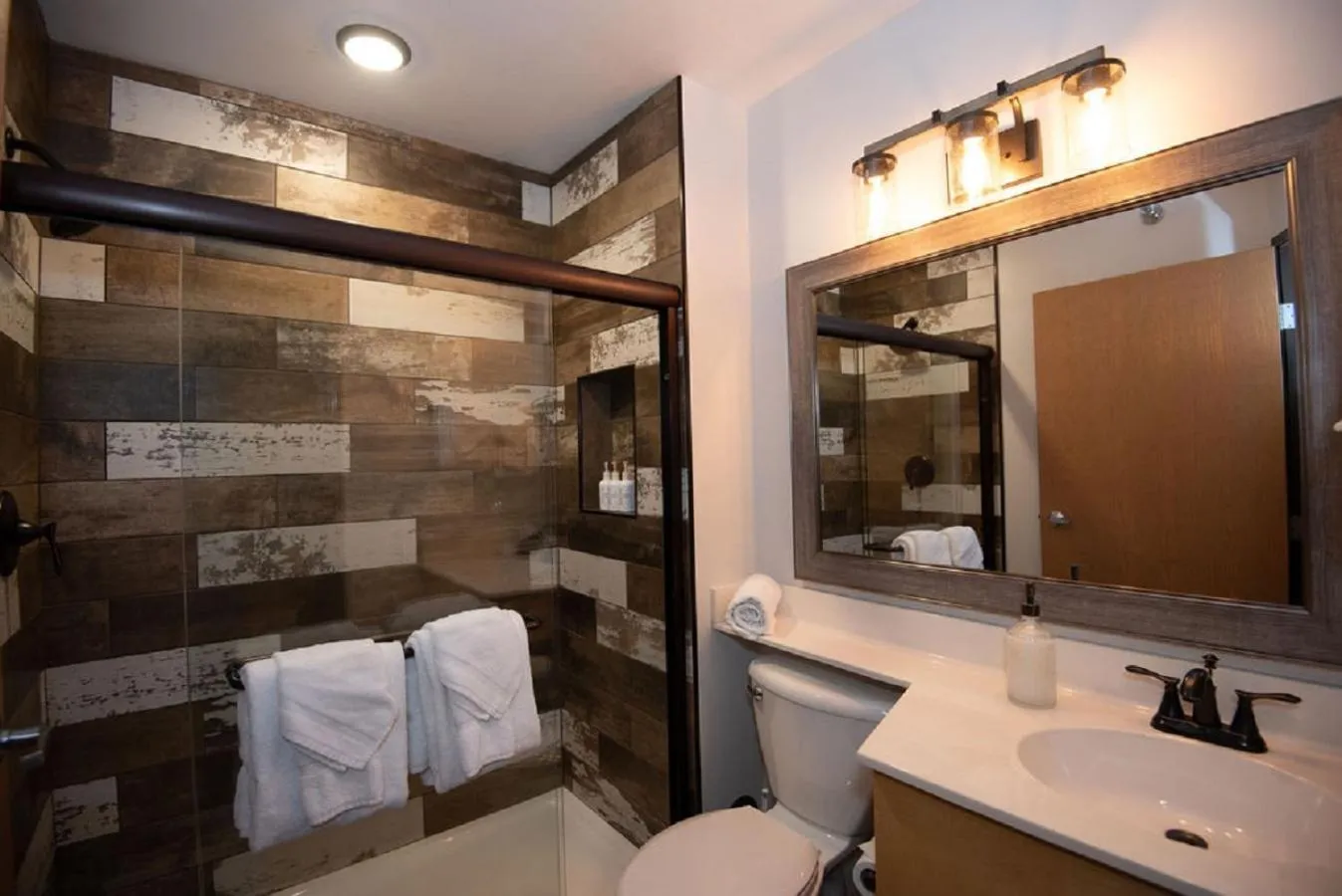 Bathroom in Mountain Inn at Lutsen