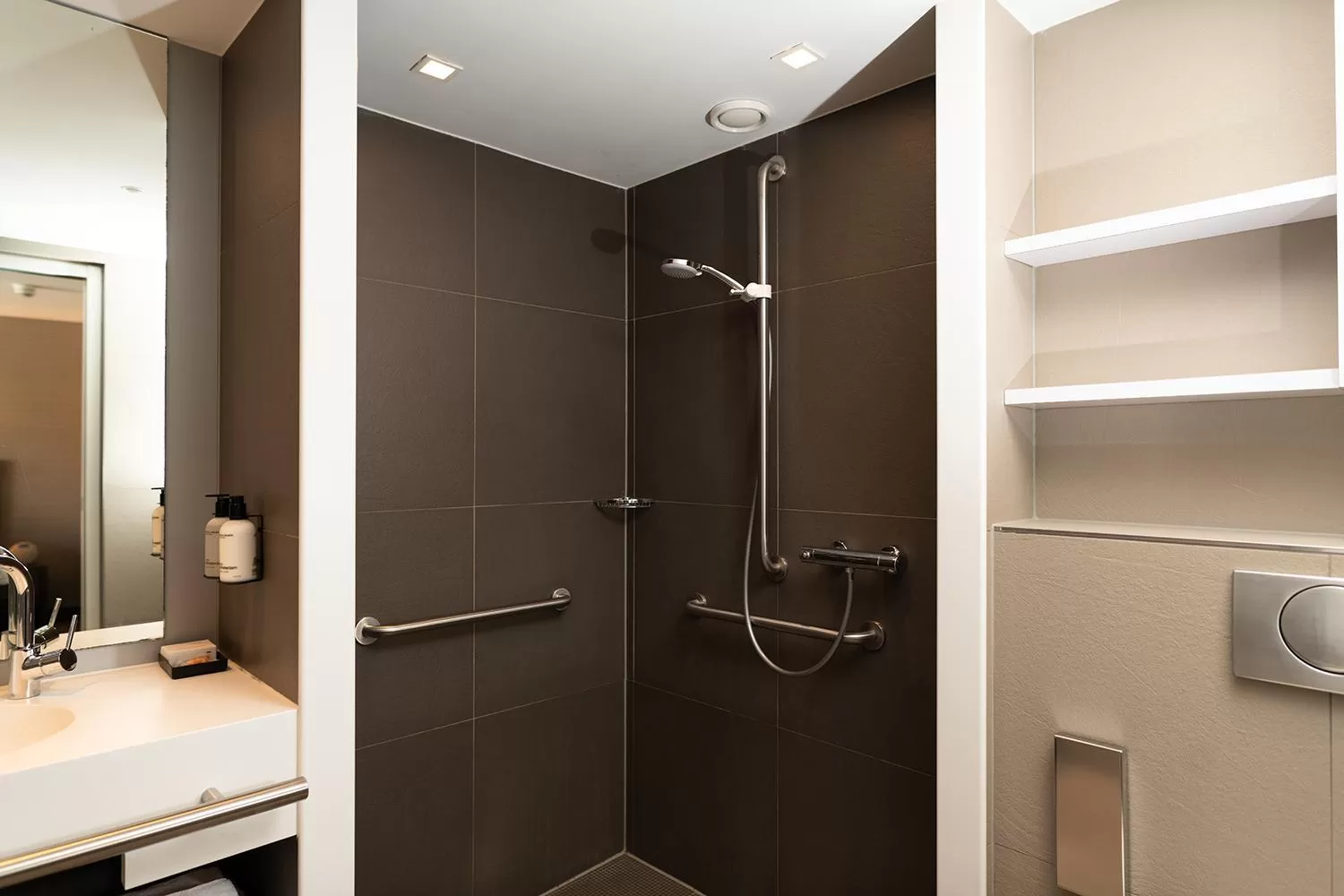 Bathroom in Hotel de Werelt