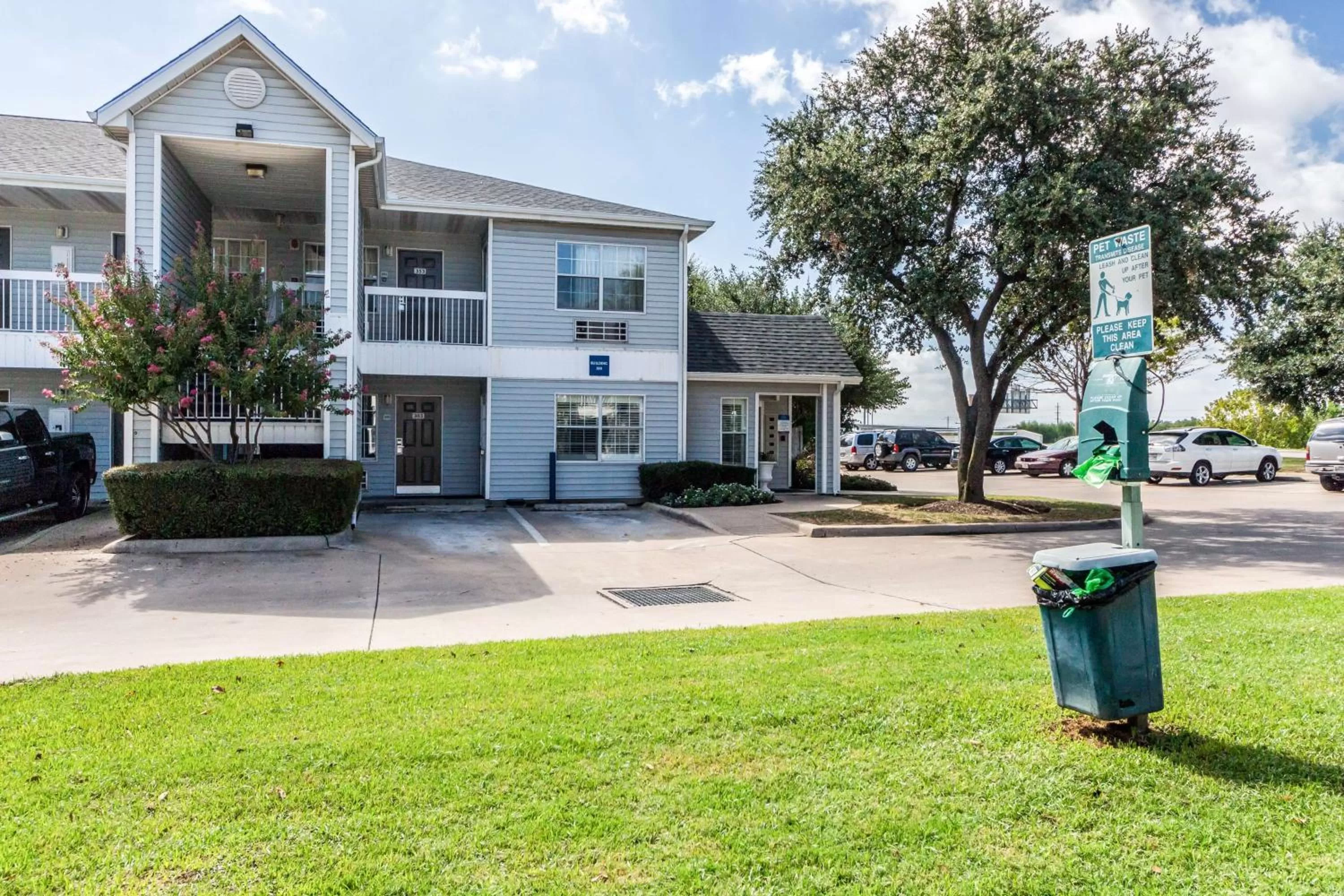 Property building in Studio 6-Dallas, TX - Northwest