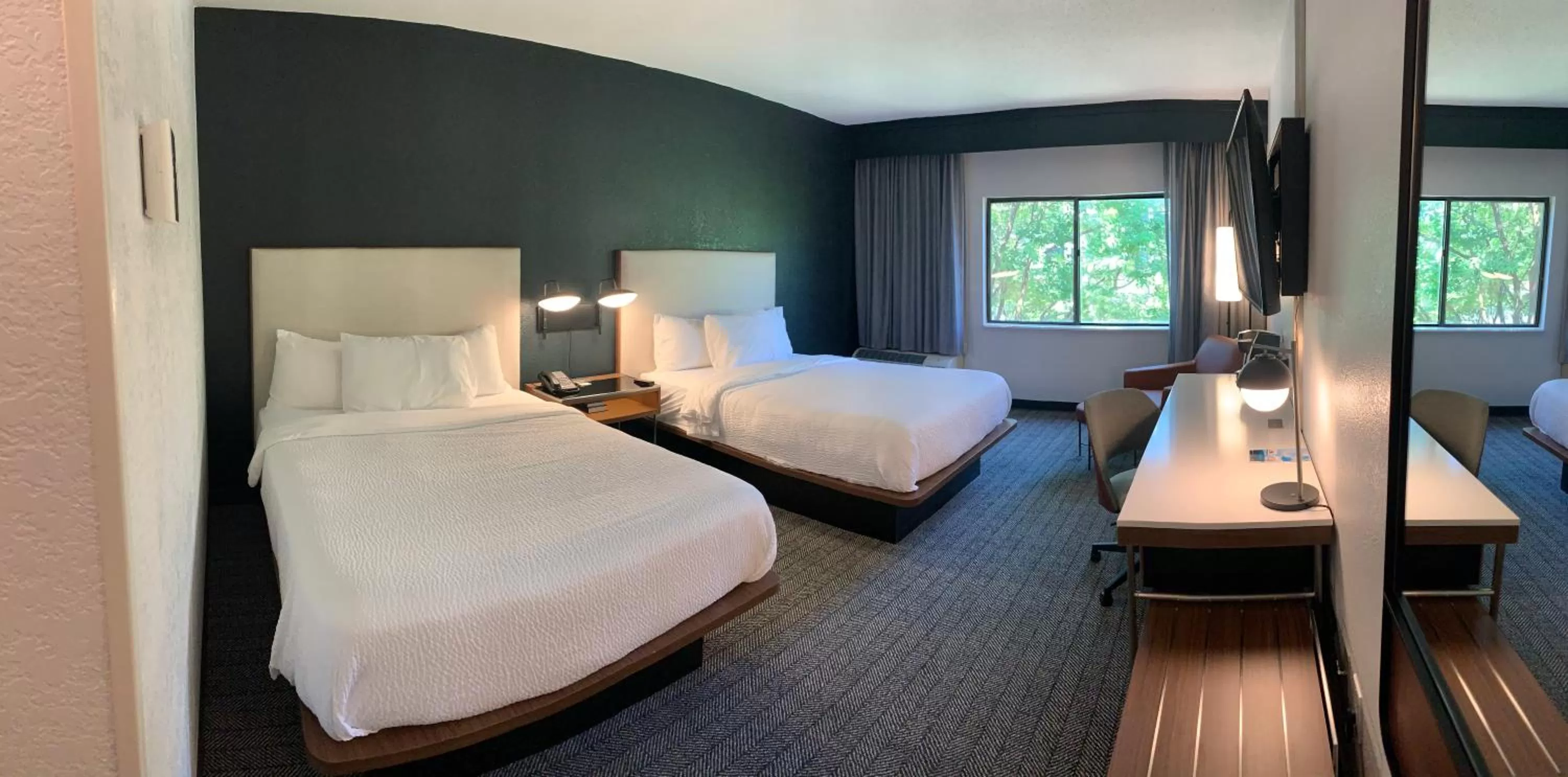 Guests, Bed in Courtyard by Marriott Charlotte Ballantyne