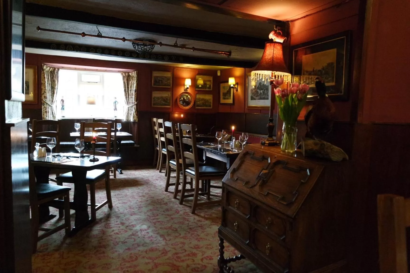 Restaurant/places to eat in The Lamb Inn