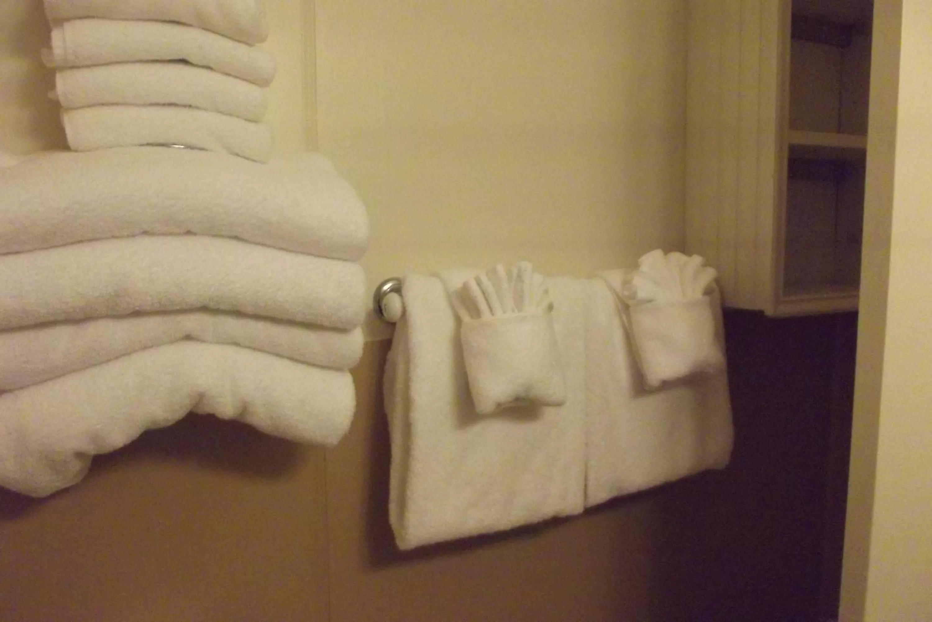 Bathroom in Hillcrest Inn