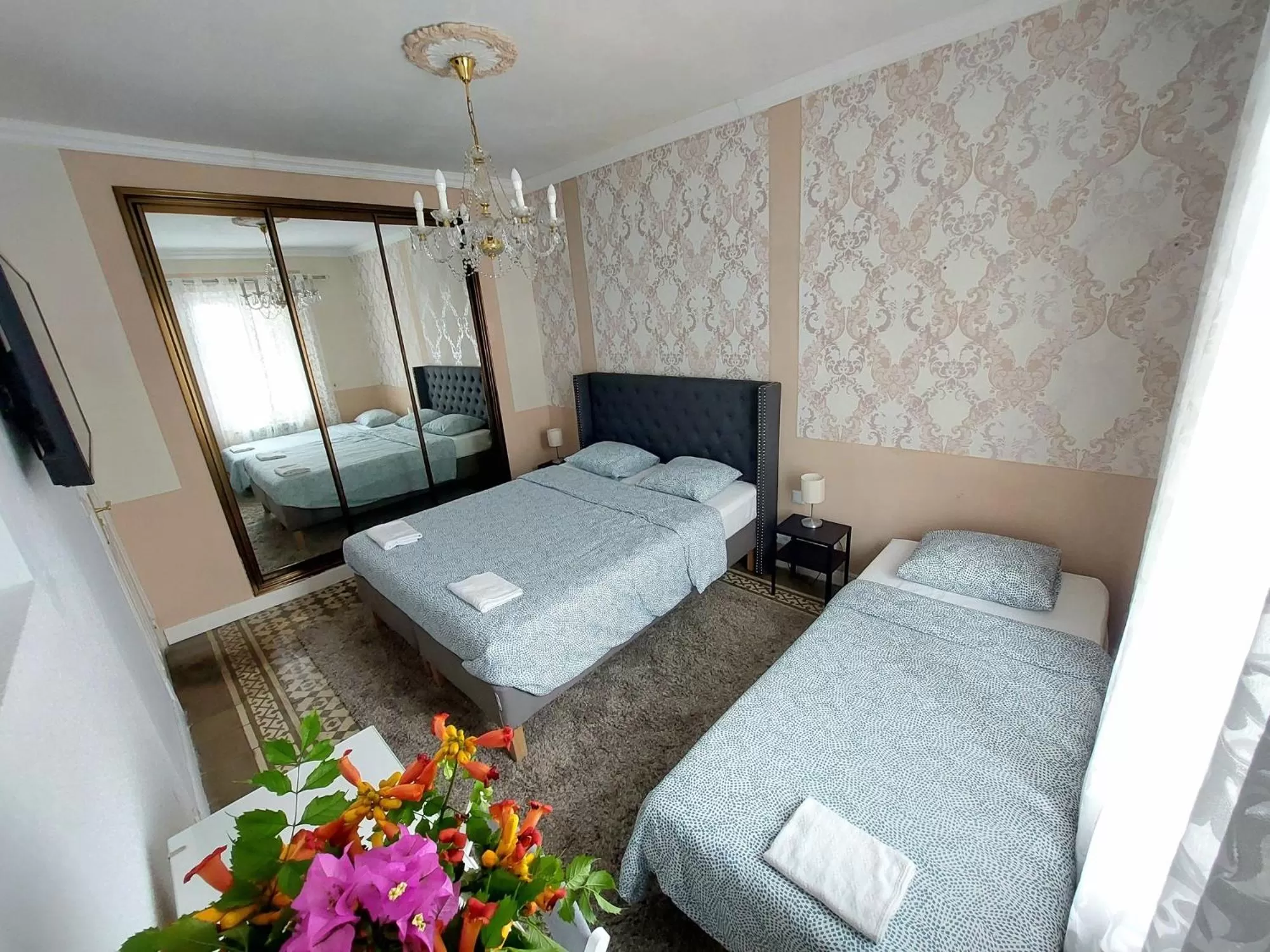 Bed in N1 Casa de Madrid - greenpeace line