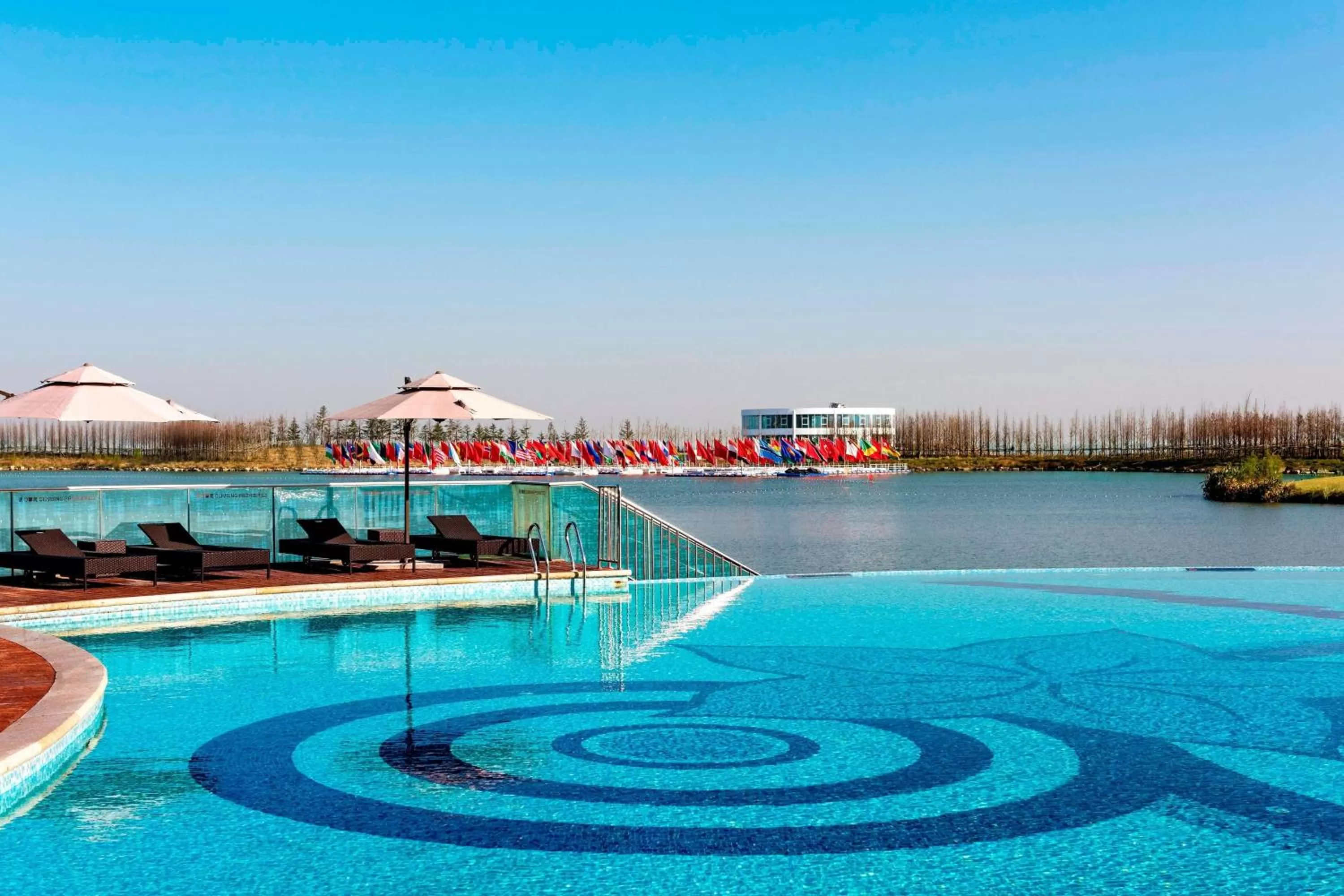 Swimming pool in Sheraton Huzhou Taihu Lake Hot Spring Resort & Spa
