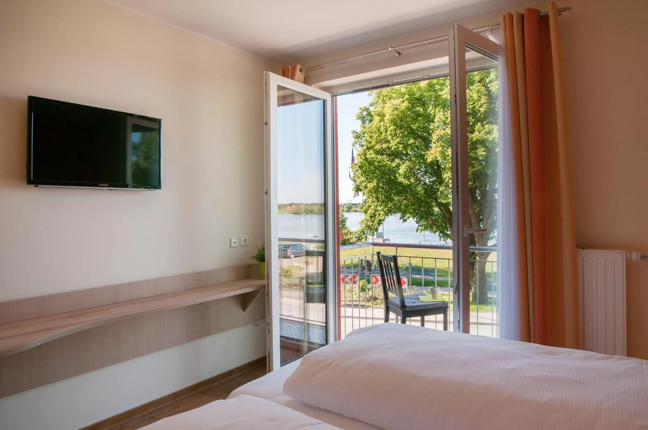 Bed in Hotel Elbblick Garni