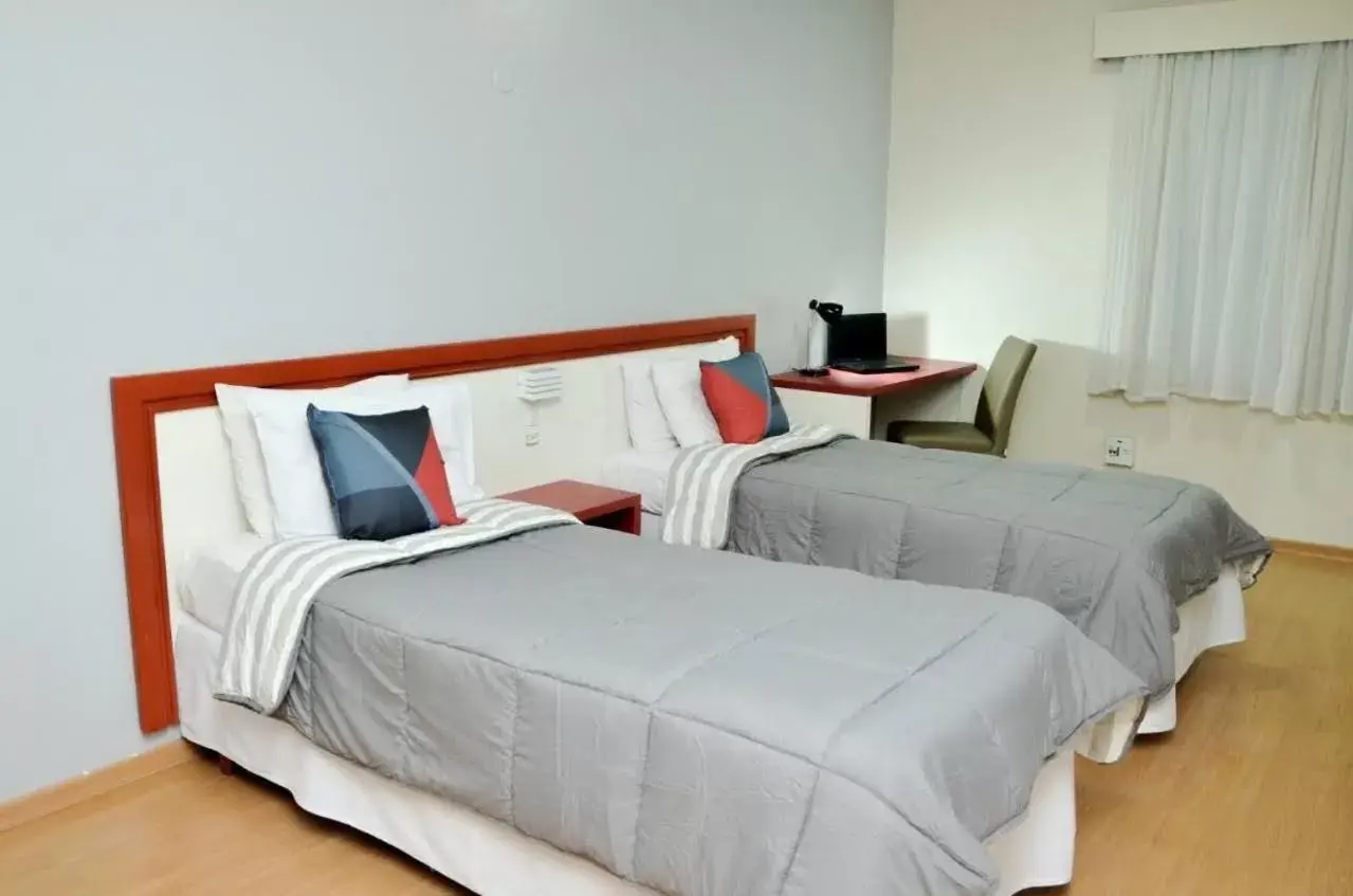 Superior Twin Room - single occupancy in Embaixador Hotel & Centro de Eventos by Fast10 Superior Twin Room - single occupancy in Embaixador Hotel & Centro de Eventos by Fast10