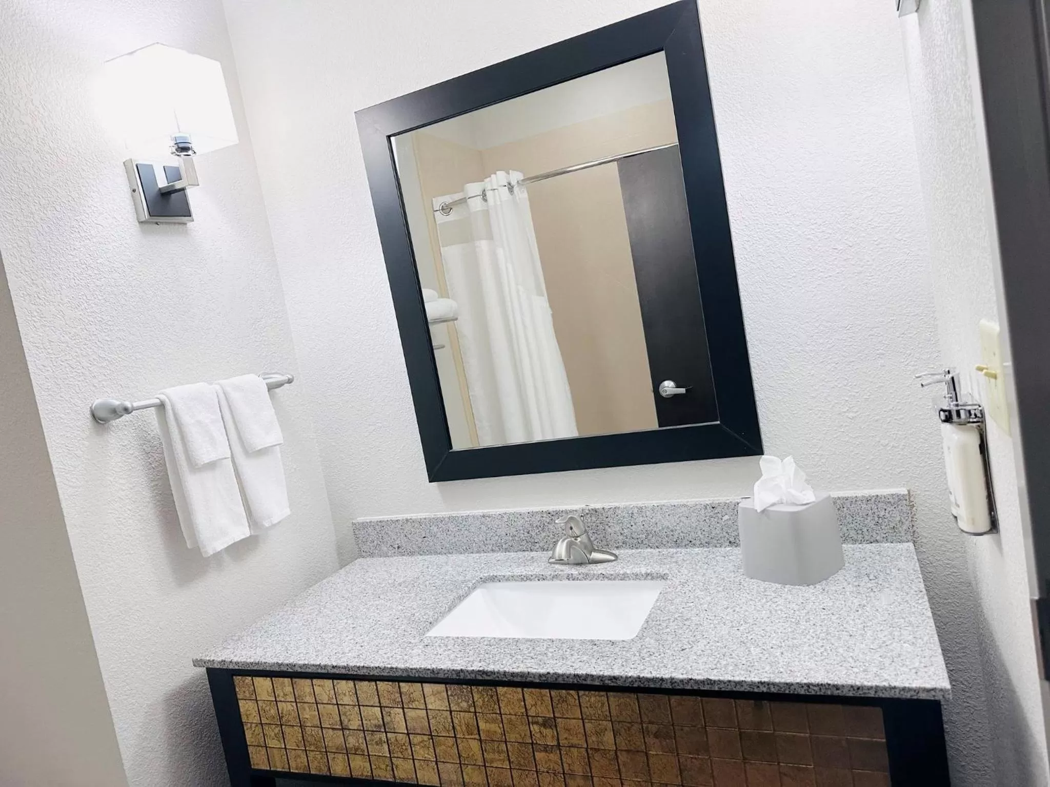 Bathroom in Holiday Inn Express & Suites Houston East - Baytown by IHG