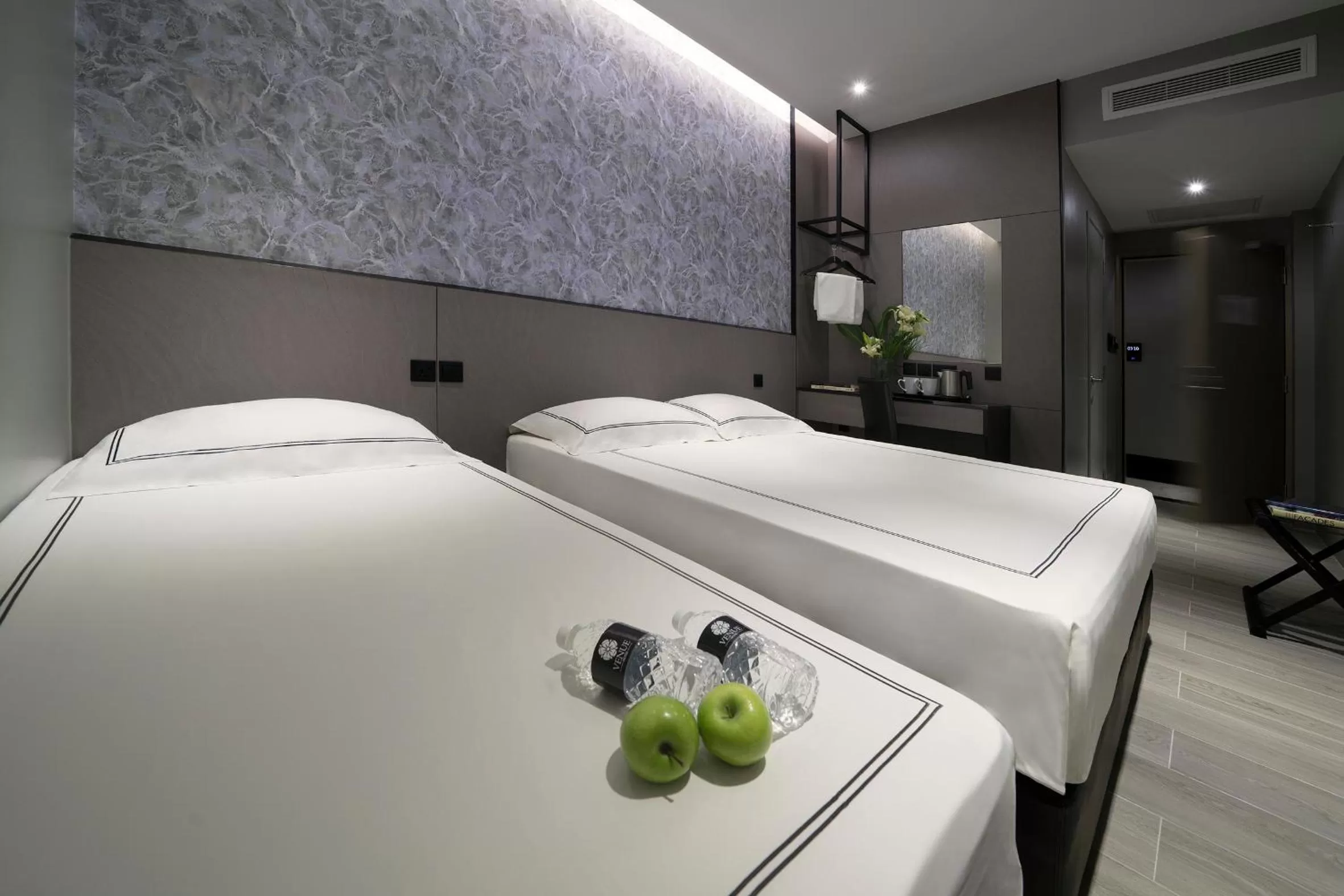 Photo of the whole room, Bed in Hotel Classic by Venue