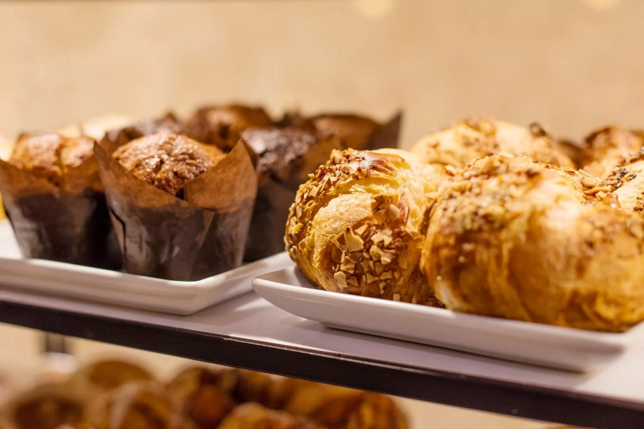 Restaurant/places to eat in Holiday Inn Austin Midtown by IHG