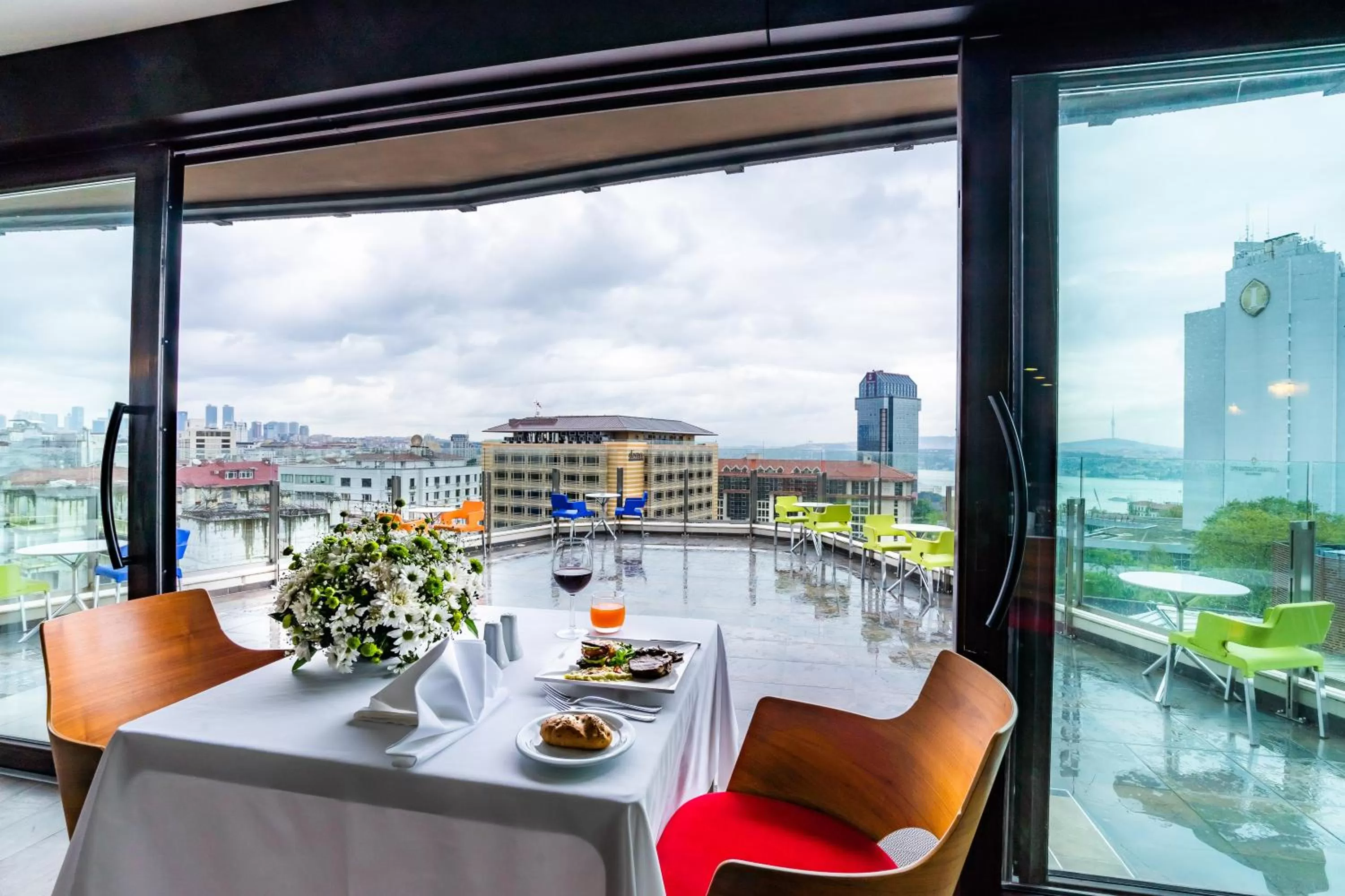 Restaurant/places to eat in Point Hotel Taksim