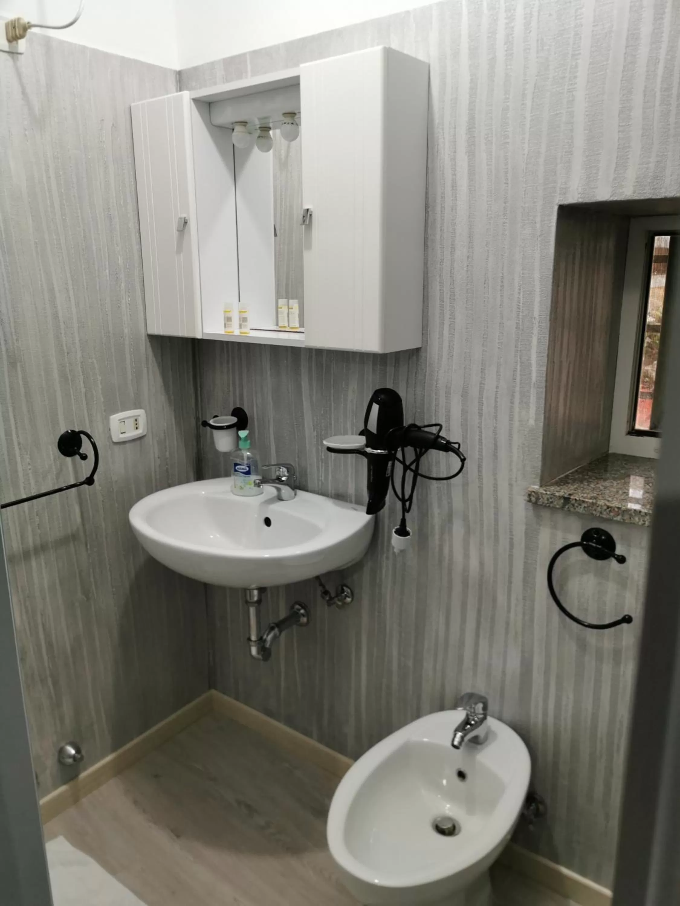 Bathroom in Lo Nardo Accommodation