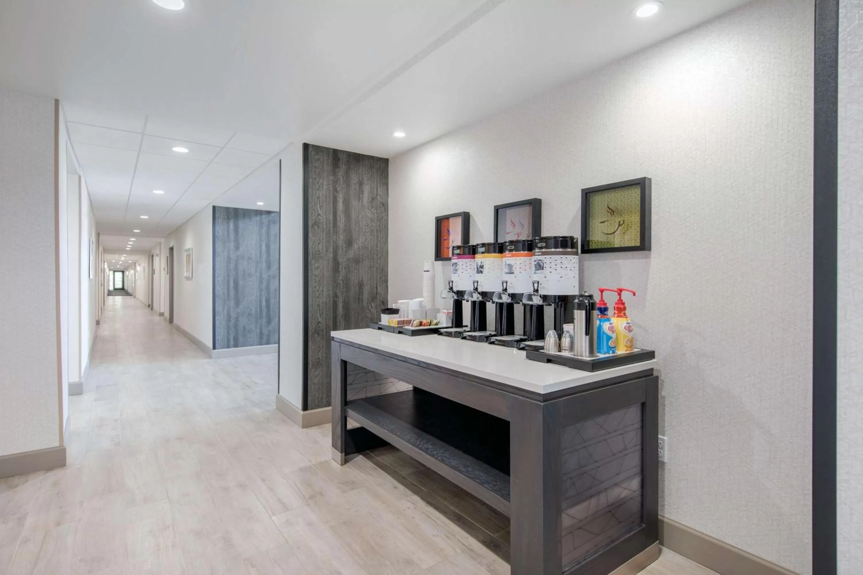 Dining area in Hampton Inn & Suites Ruidoso Downs