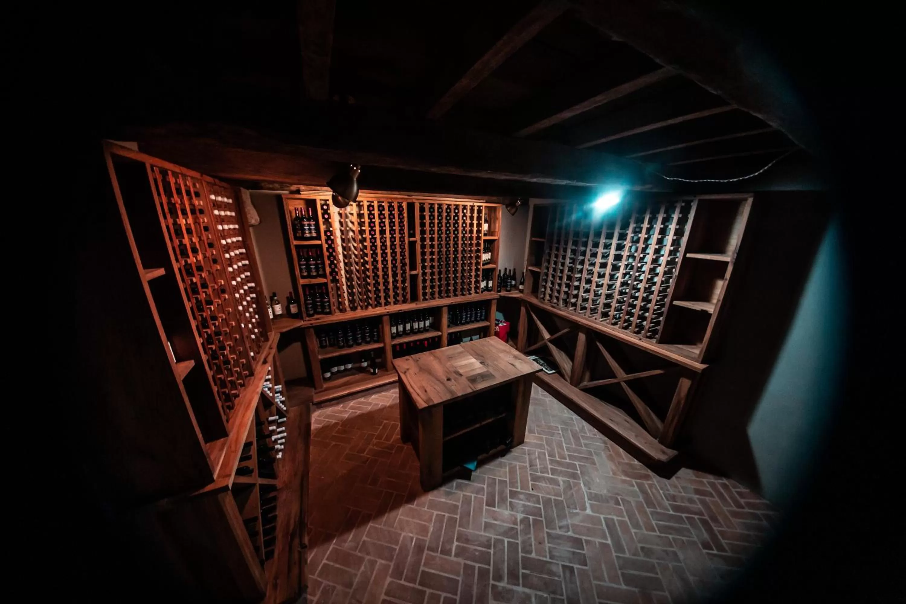 Restaurant/places to eat in Grand Opera Hotel