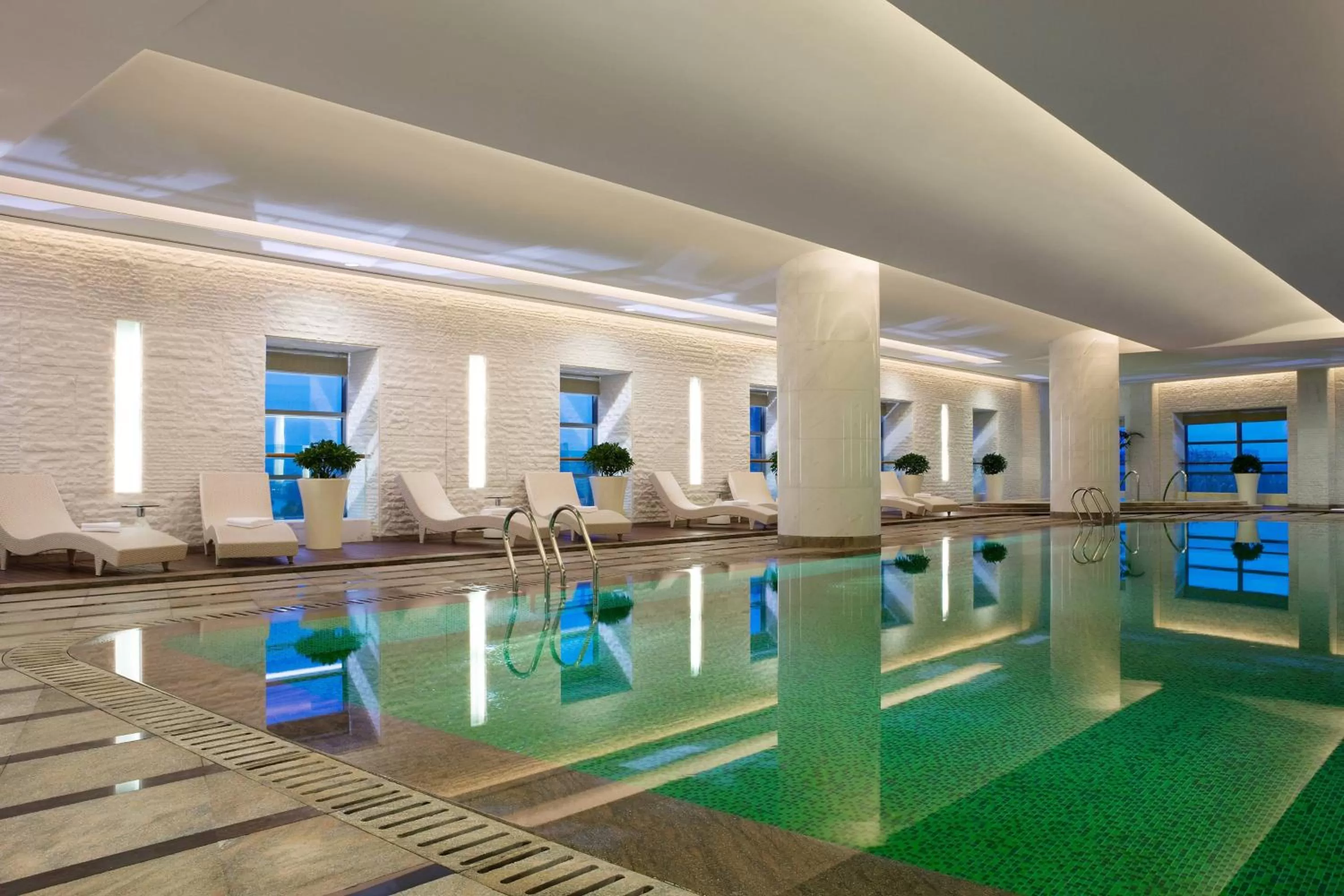 Swimming pool in Ningbo Marriott Hotel