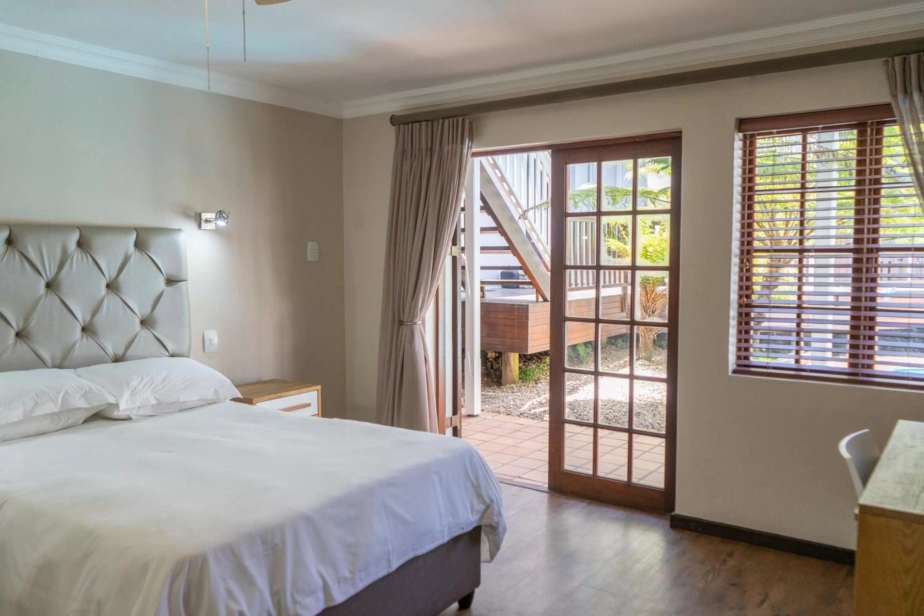 Bed in Loerie Guest Lodge