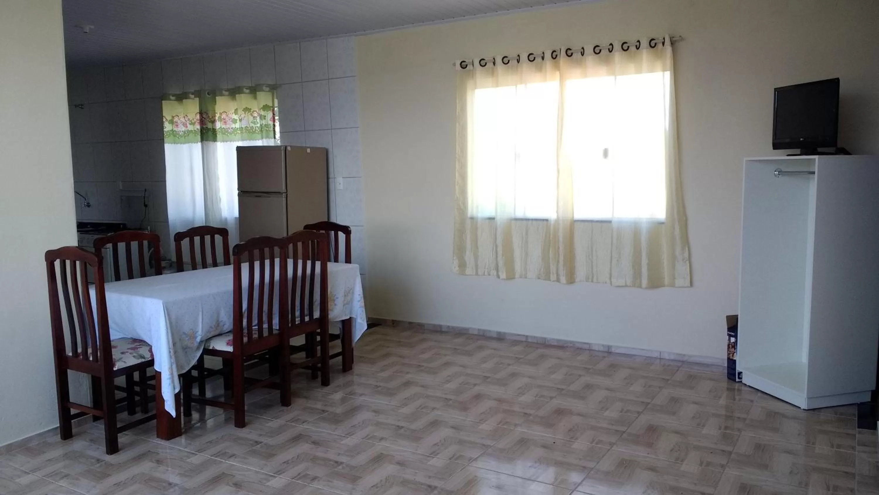 Kitchen or kitchenette in Pousada Araçatuba