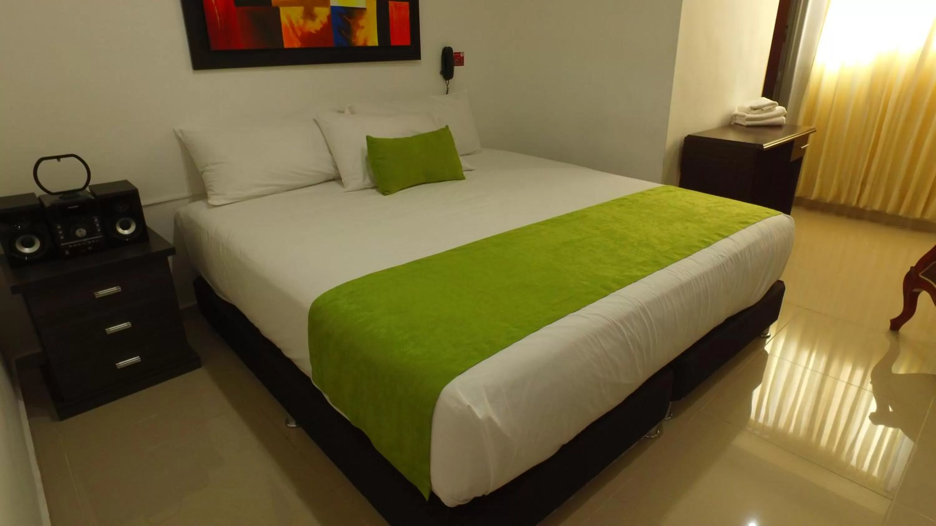 Bedroom, Bed in Hotel Cafe Plaza