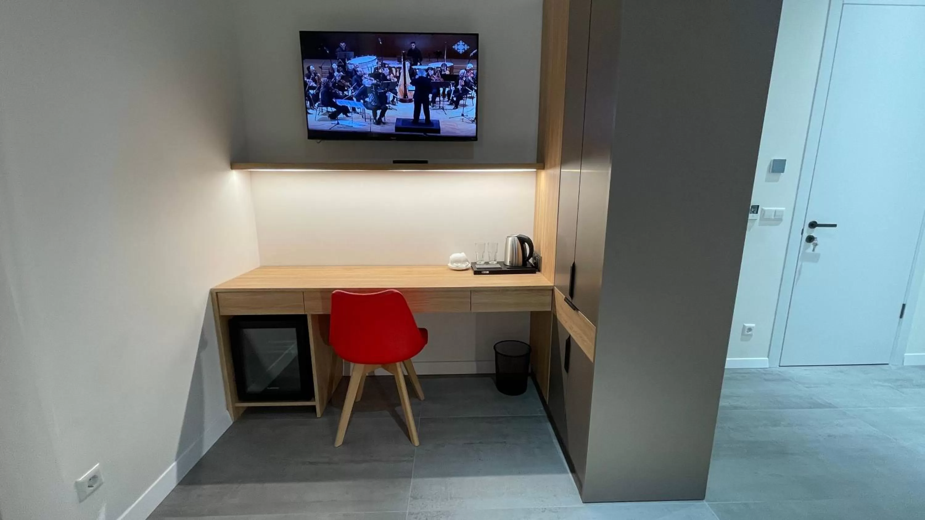 TV and multimedia, TV/Entertainment Center in Armine's B&B