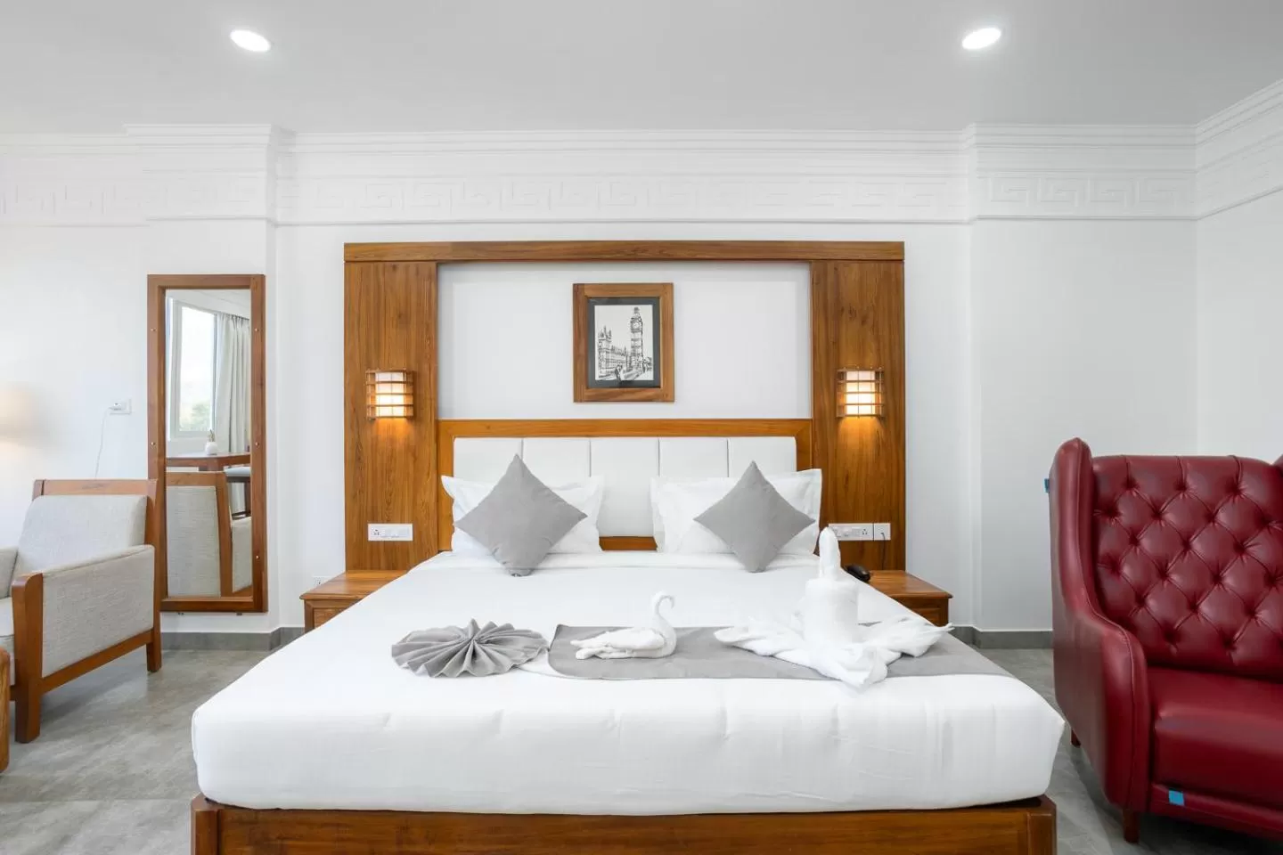 Bed in HOTEL WHITE HOUSE, Munnar