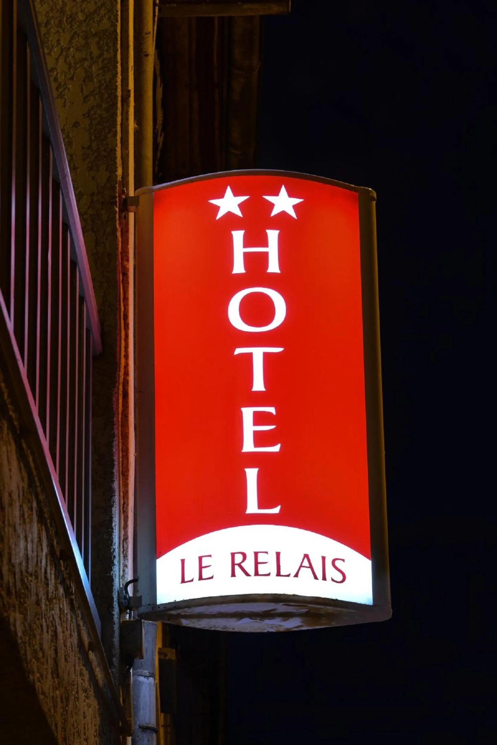 Property logo or sign in Hôtel Le Relais Dax