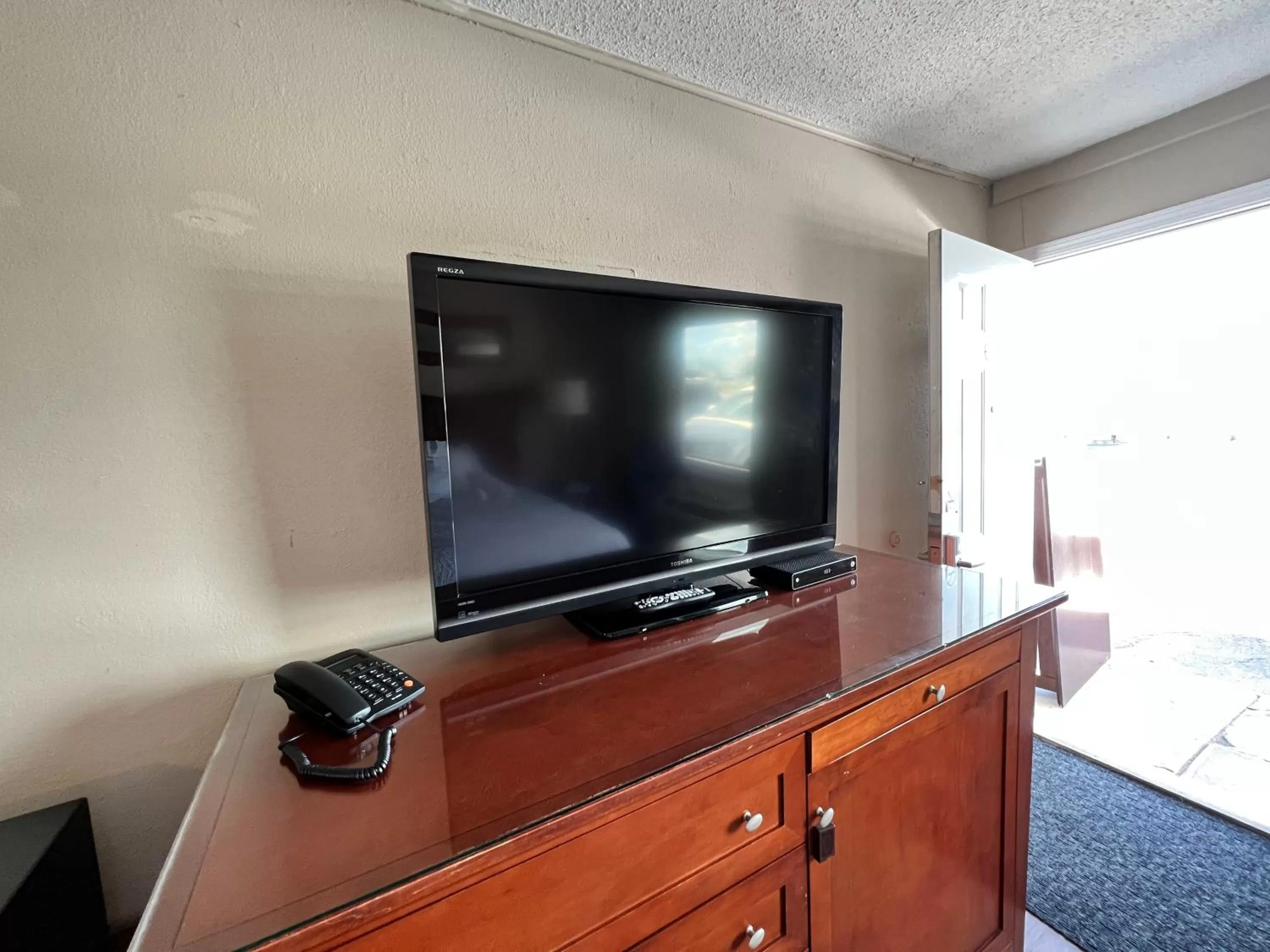 TV and multimedia in Thriftlodge Saskatoon