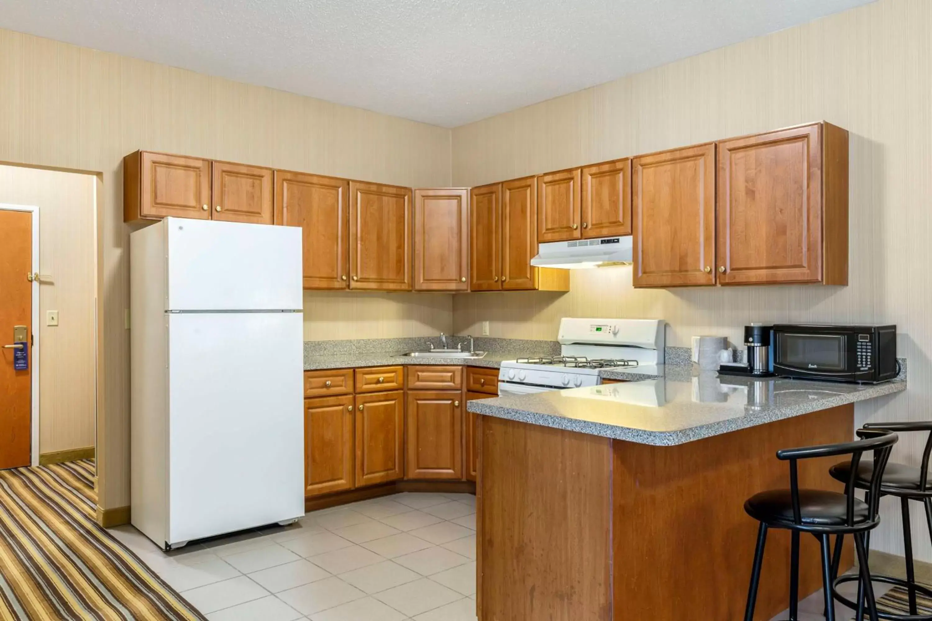 King Suite - Non-Smoking in Best Western Plus New England Inn & Suites King Suite - Non-Smoking in Best Western Plus New England Inn & Suites