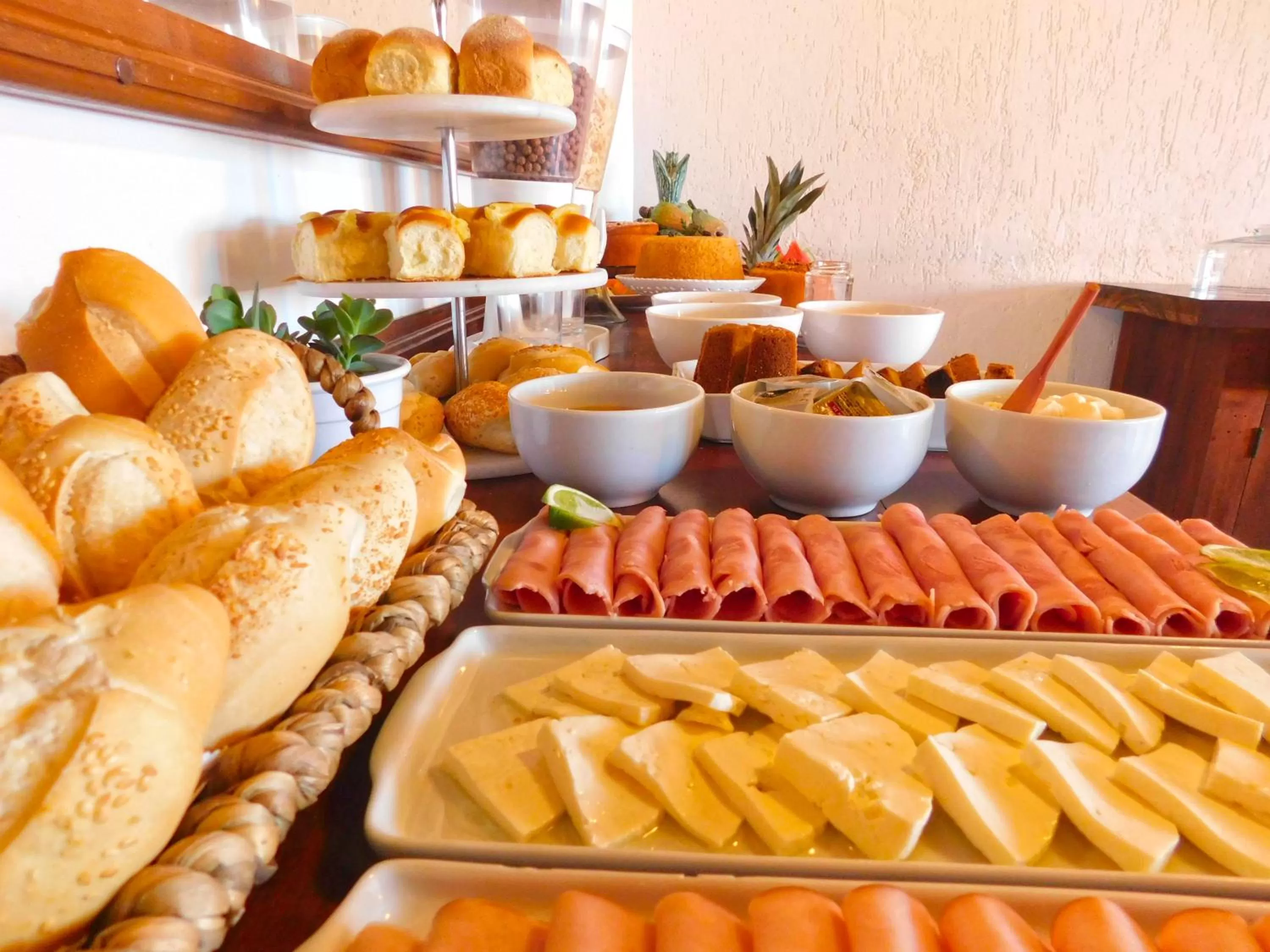 Buffet breakfast in Pousada dos Coqueiros Búzios